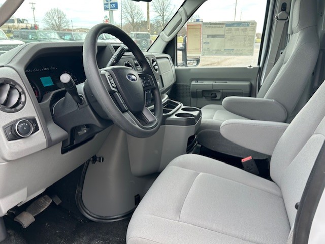 2025 Ford E-Series Cutaway Base - Photo 9