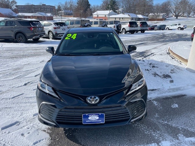 Used 2024 Toyota Camry LE with VIN 4T1R11AK5RU875585 for sale in Kansas City