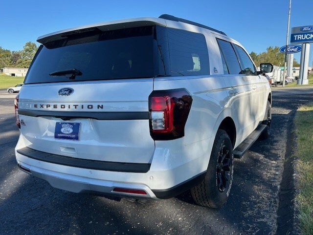2024 Ford Expedition Timberline photo 3