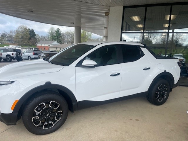 Used 2024 Hyundai Santa Cruz SEL with VIN 5NTJBDDE6RH106420 for sale in Kansas City