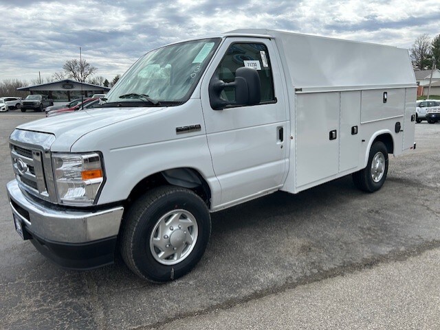 2025 Ford E-350 Base photo 3