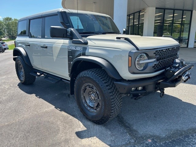 Used 2022 Ford Bronco 4-Door Everglades with VIN 1FMEE5DH5NLB58582 for sale in Kansas City