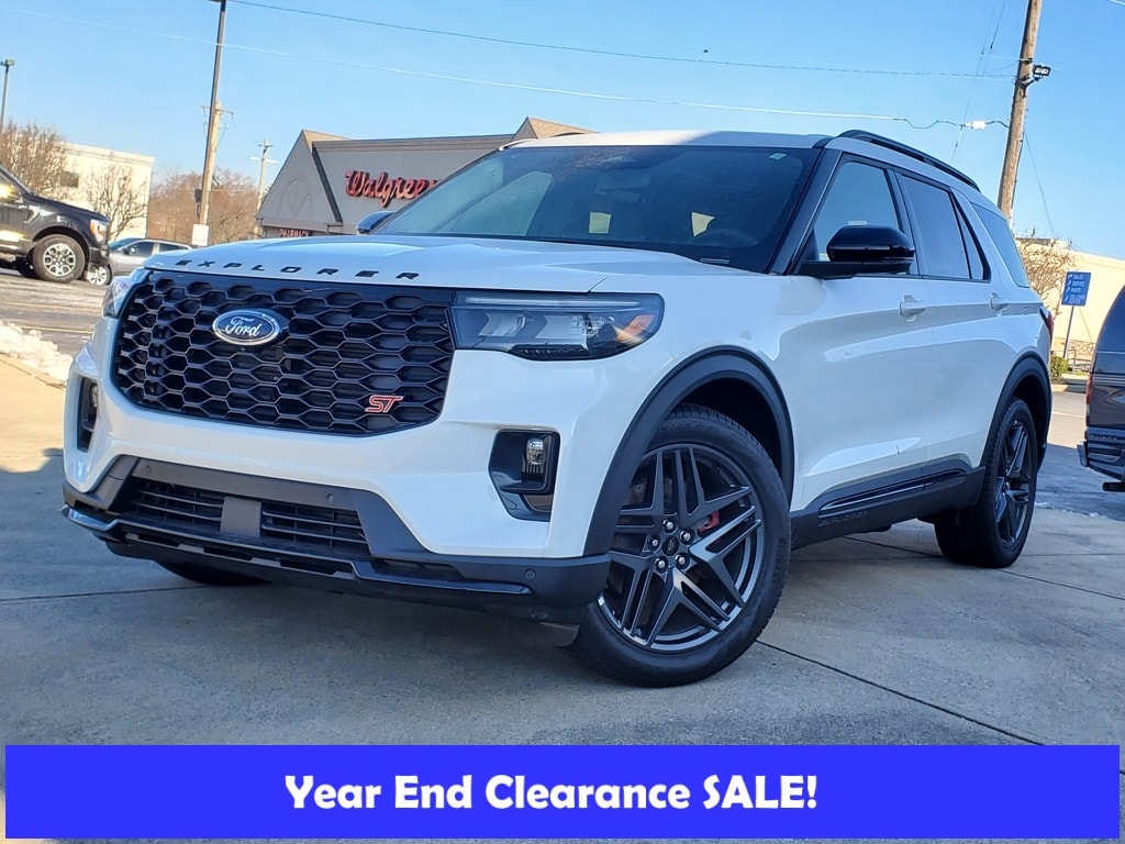 2025 Ford Explorer ST's photo