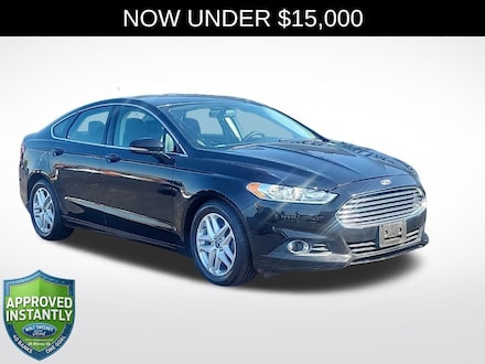 2016 Ford Fusion SE Sedan