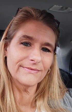 Staff member Rebecca Metzner from ID_a4761254f091