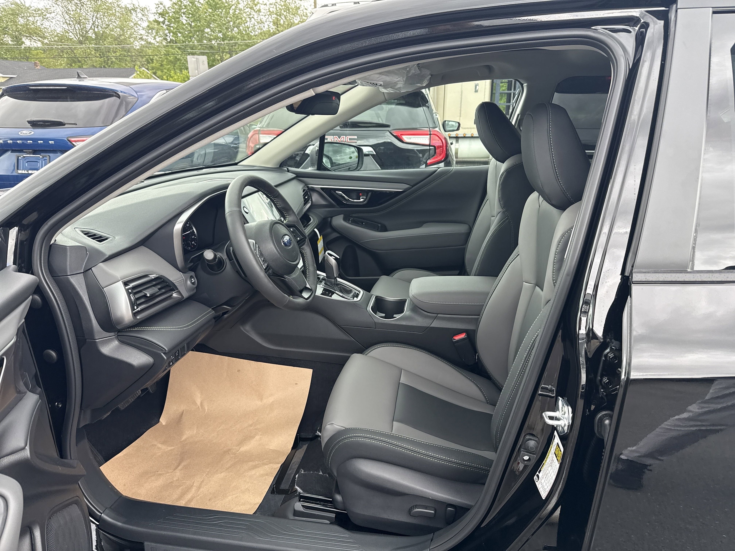 2025 Subaru Outback Onyx Edition photo 2