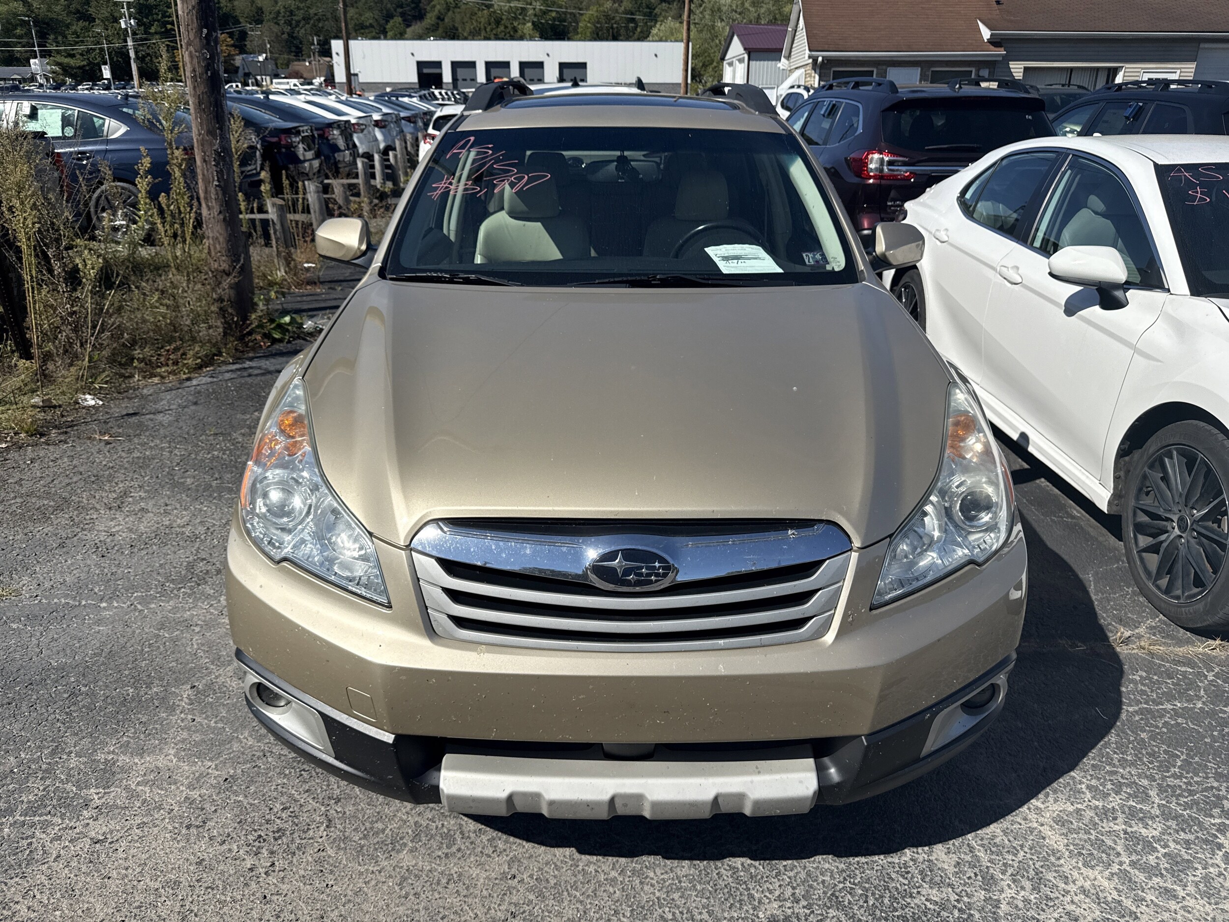 2010 Subaru Outback Limited photo 2