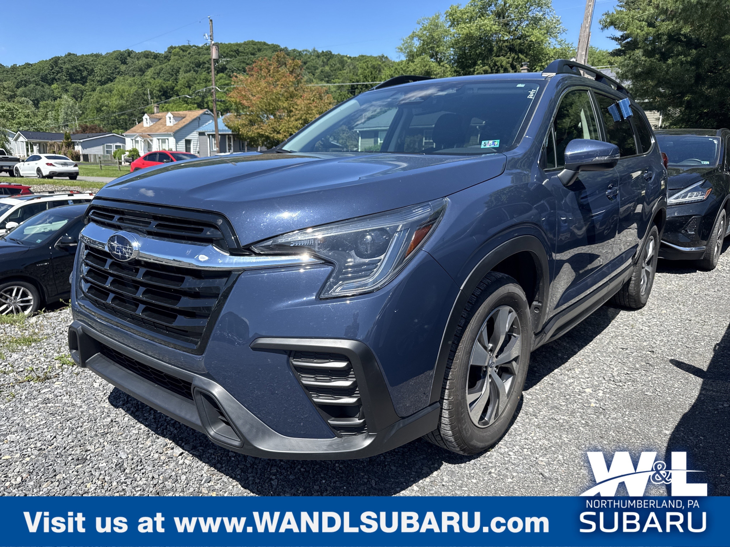 2023 Subaru Ascent Premium 7 Passenger's photo