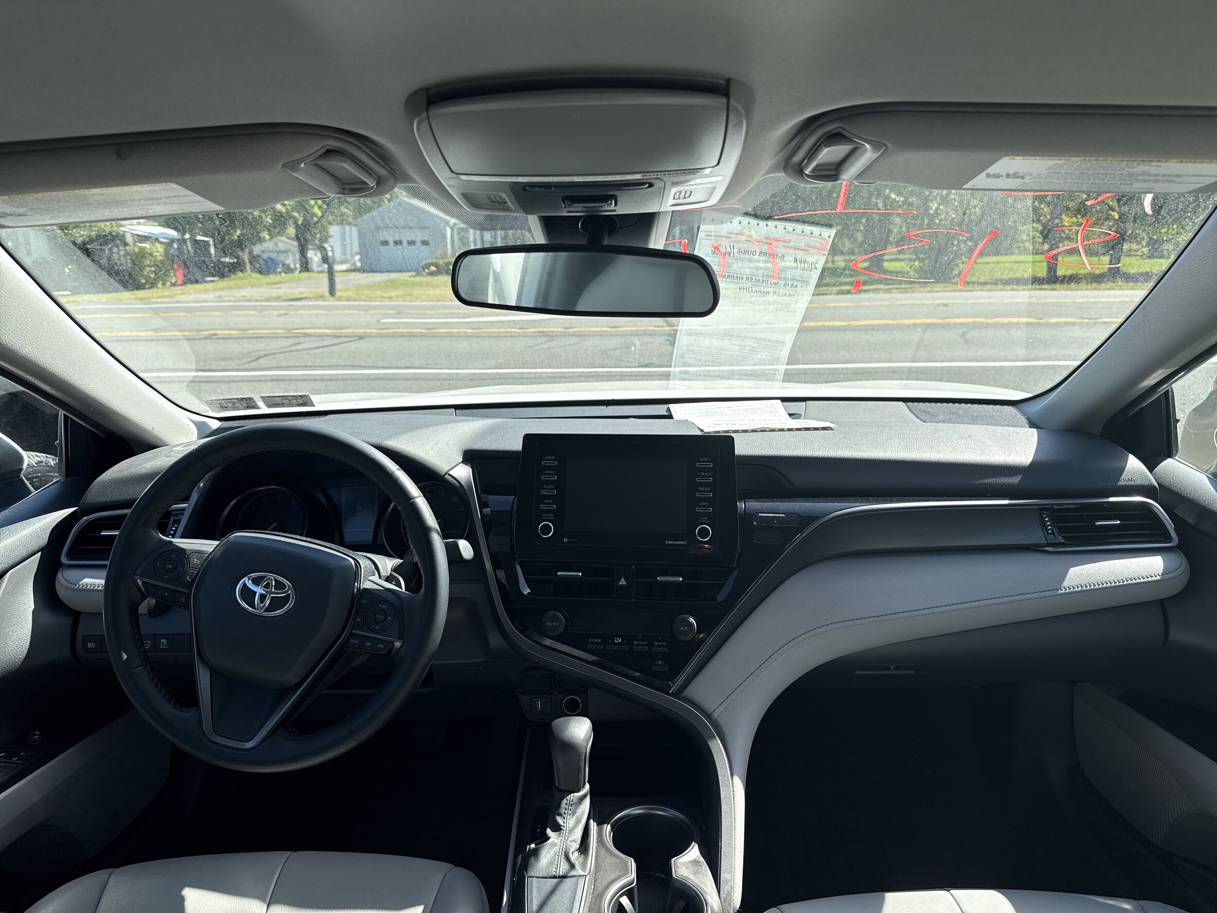 2021 Toyota Camry SE photo 4