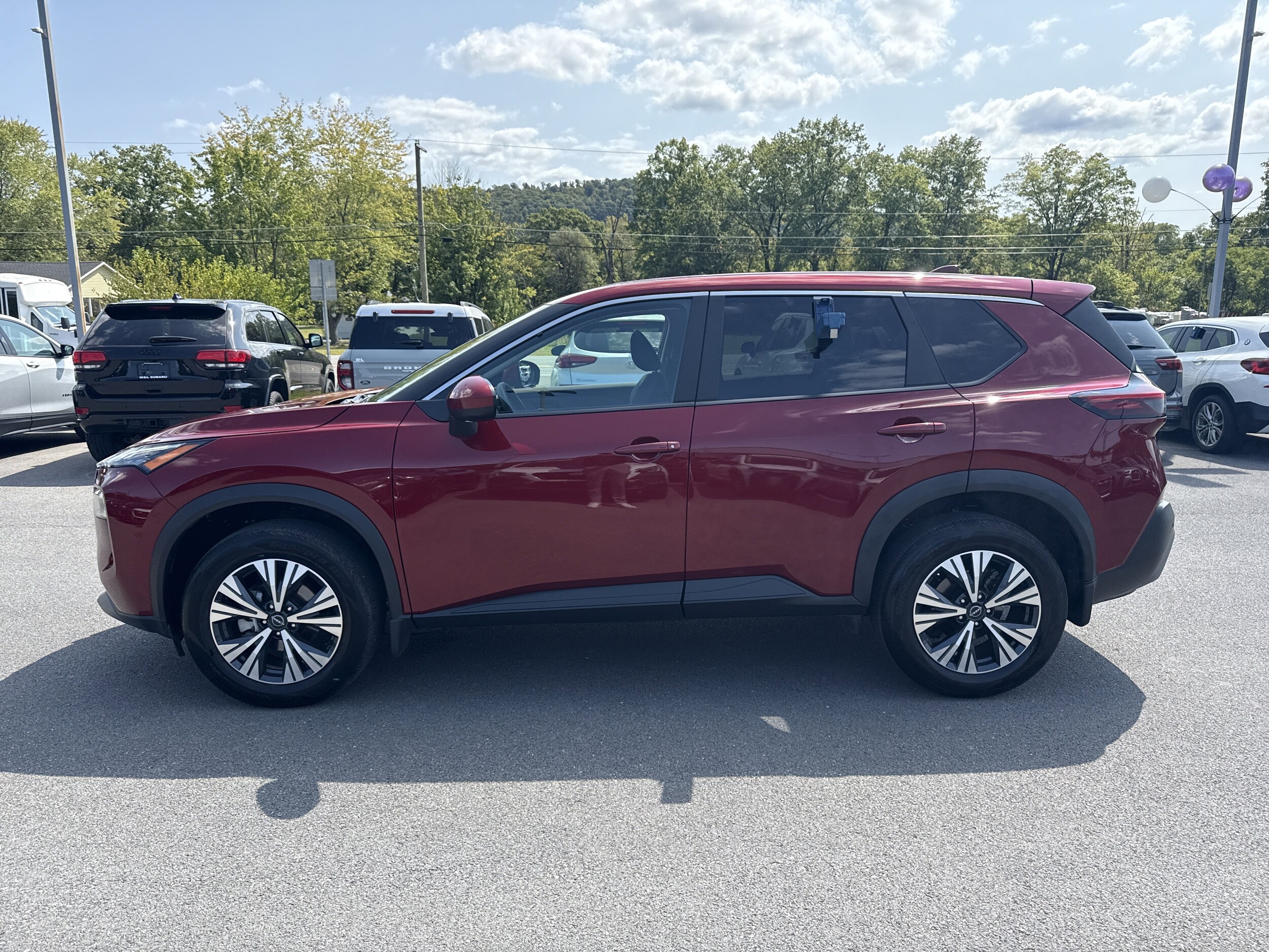 2023 Nissan Rogue SV photo 4