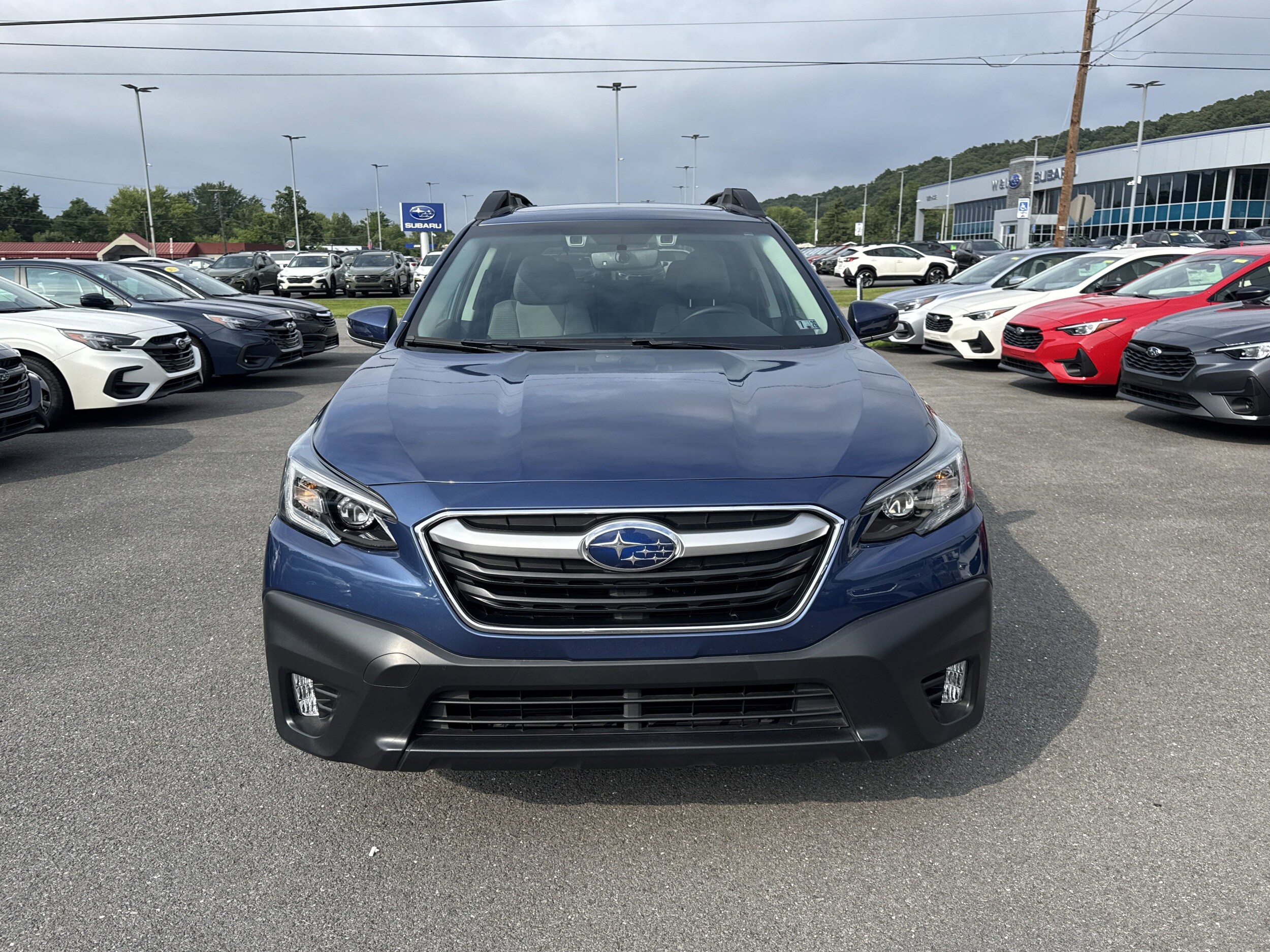 2022 Subaru Outback Premium photo 2