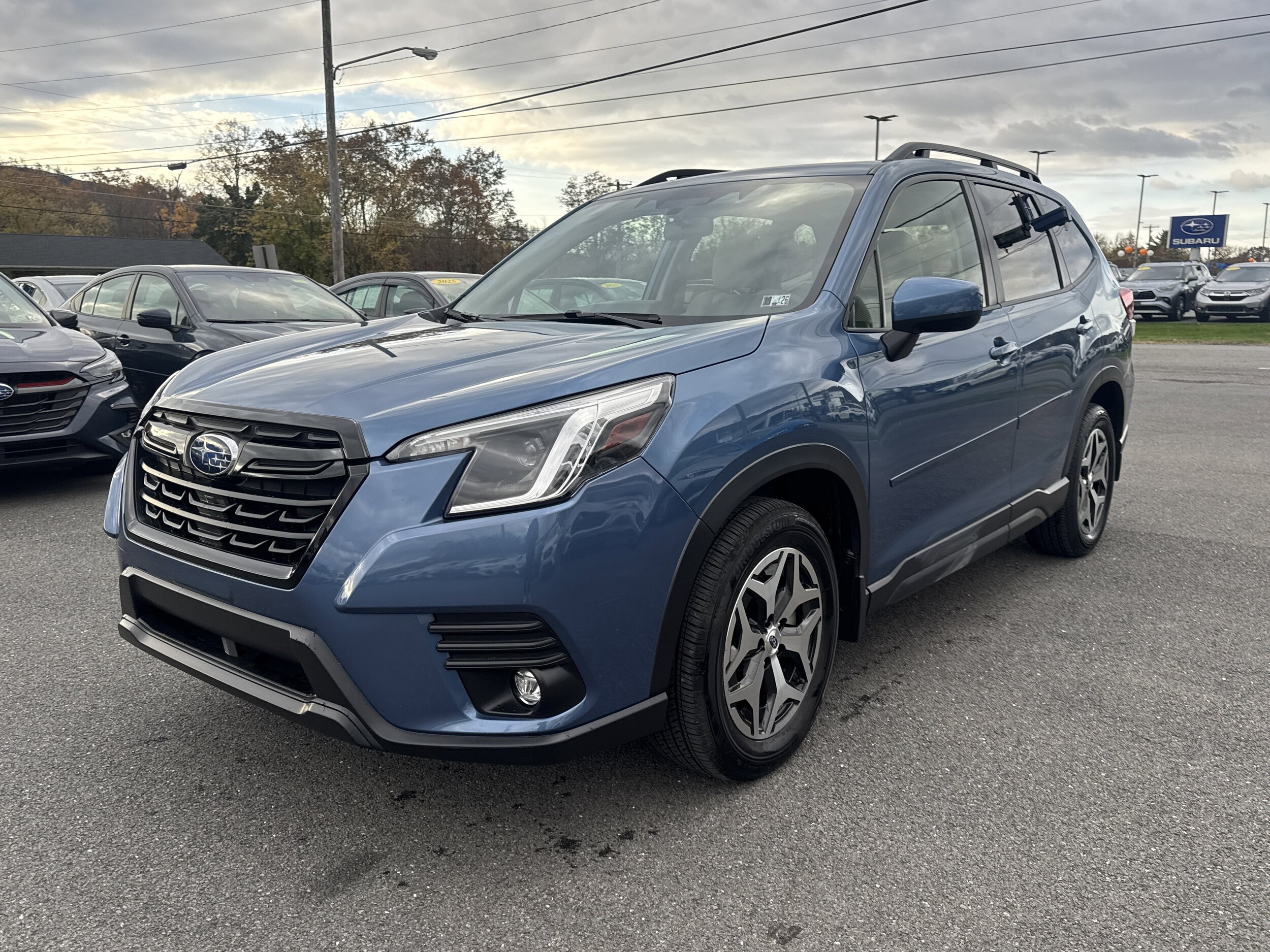 2024 Subaru Forester Premium Base photo 3