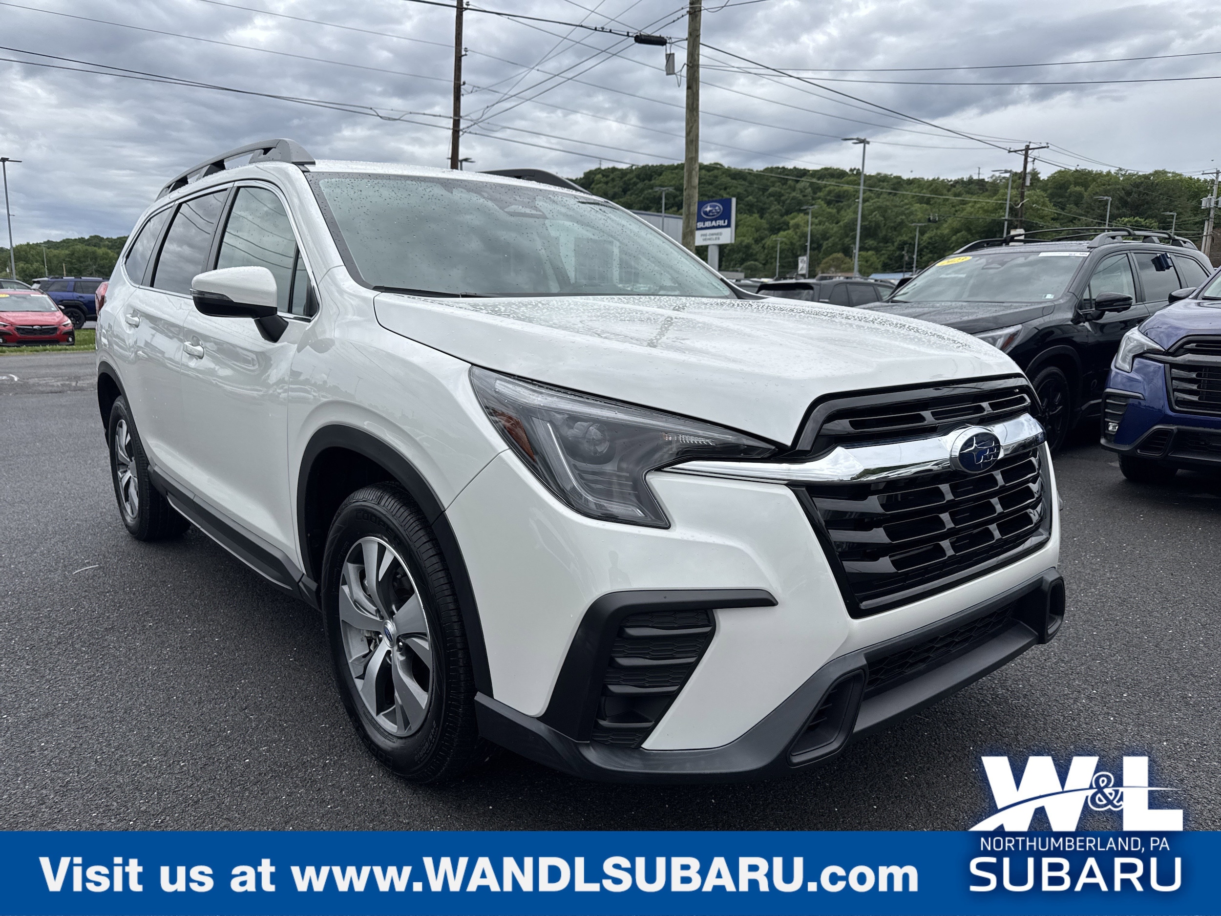 2023 Subaru Ascent Premium 7 Passenger's photo