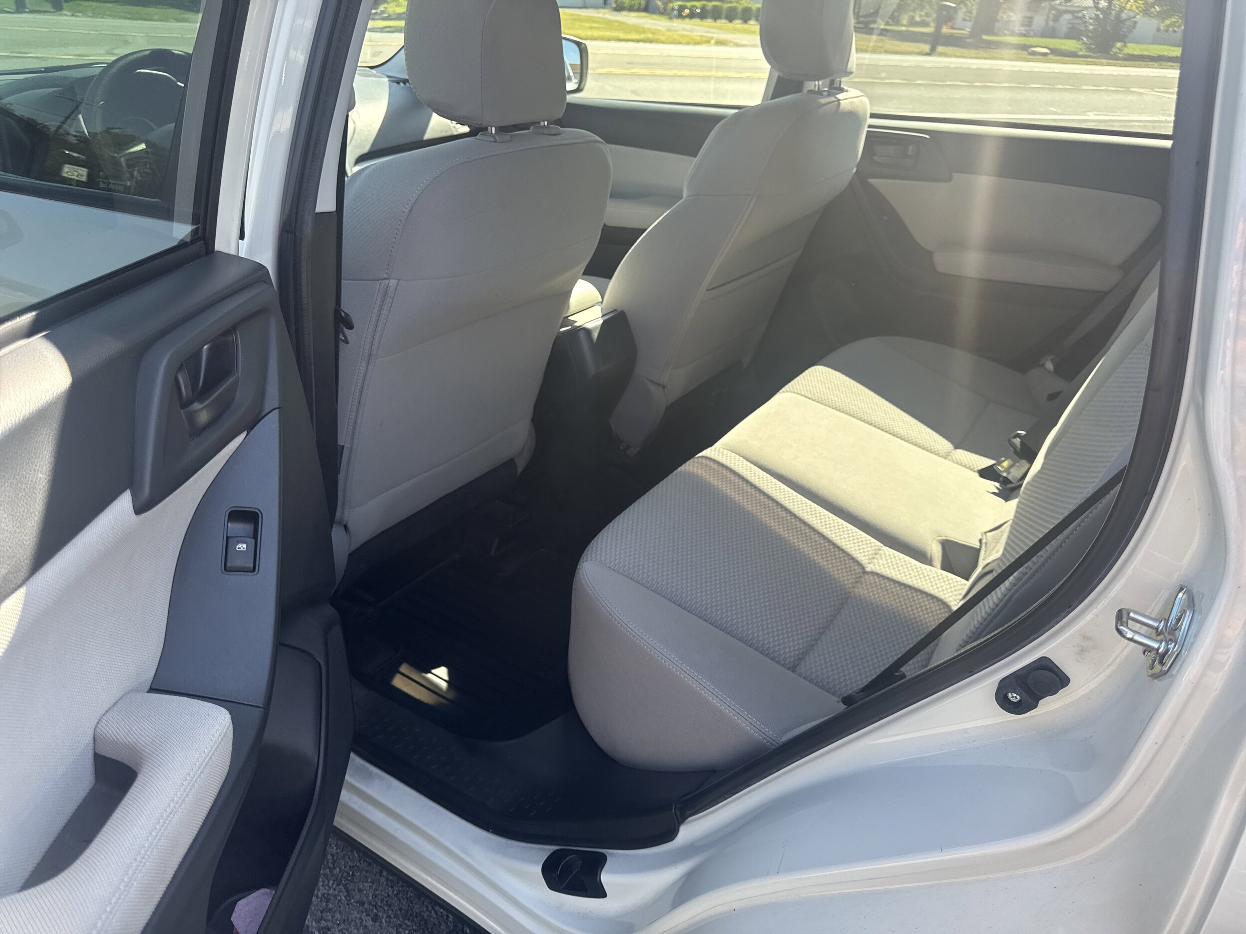 2015 Subaru Forester 2.5i Premium photo 3