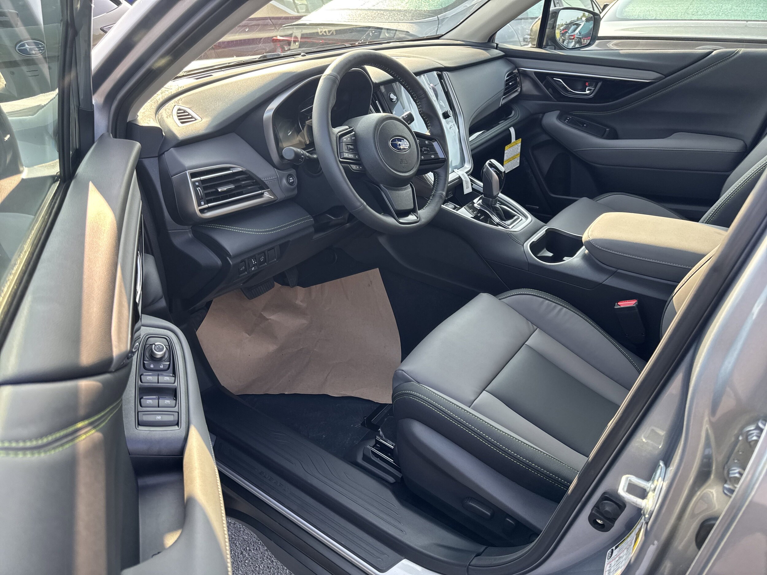 2025 Subaru Outback Onyx Edition photo 2