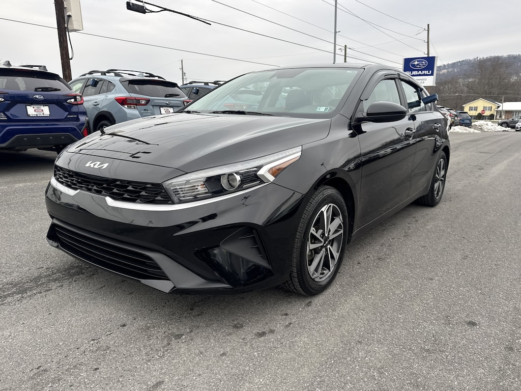 Used 2023 Kia Forte LXS Sedan