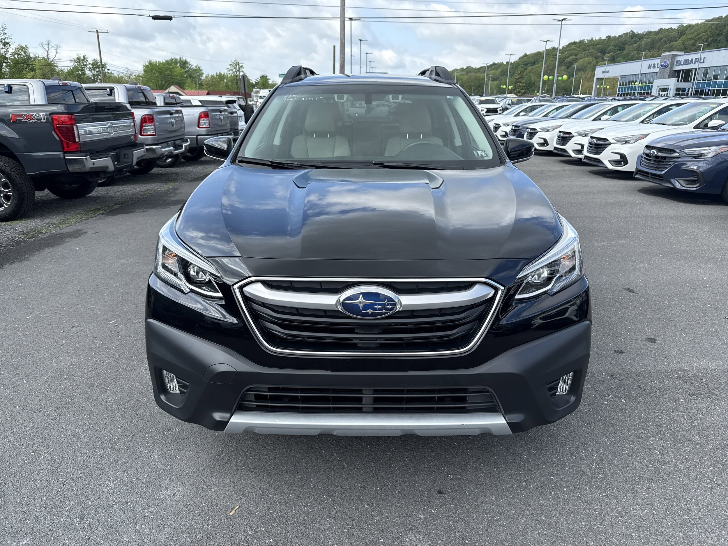 2022 Subaru Outback Limited photo 2