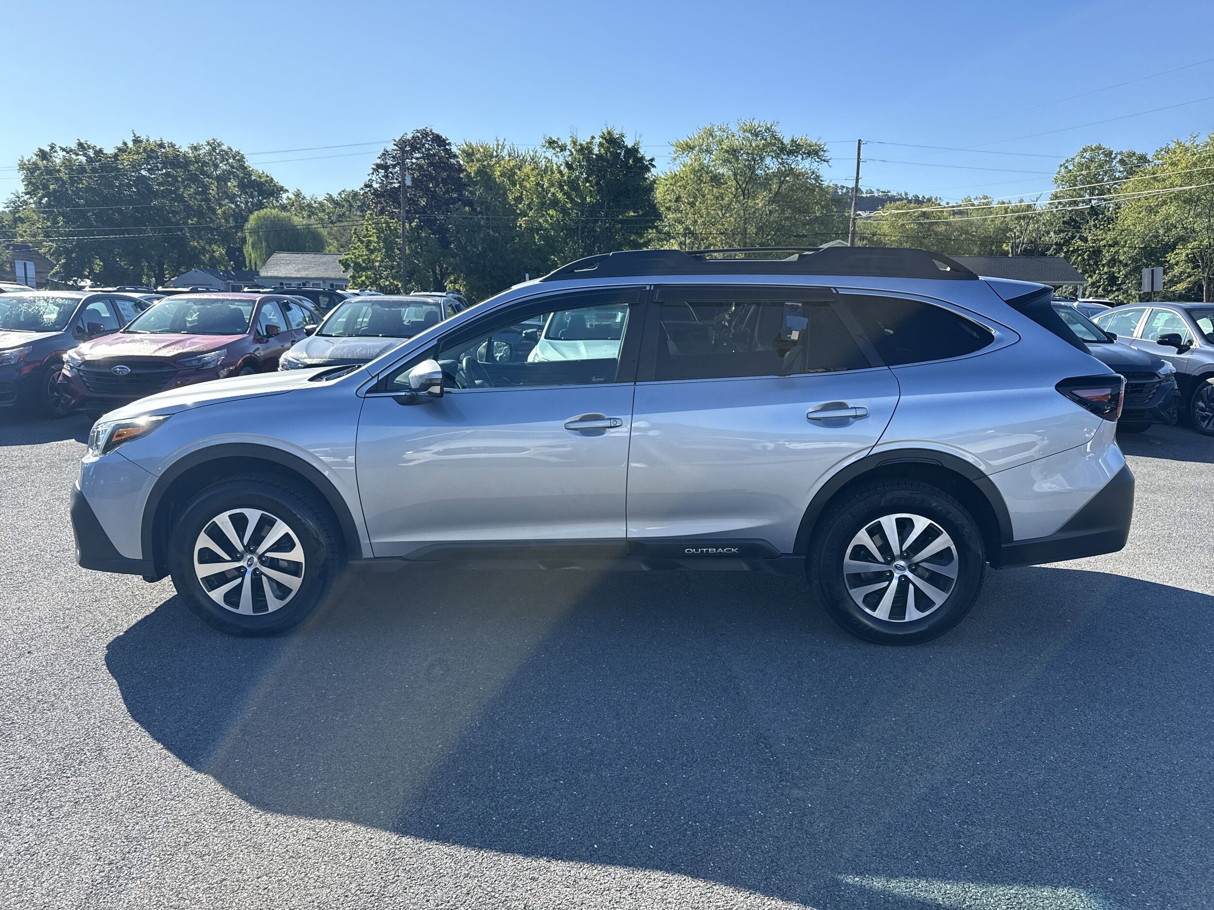 2020 Subaru Outback Premium photo 4