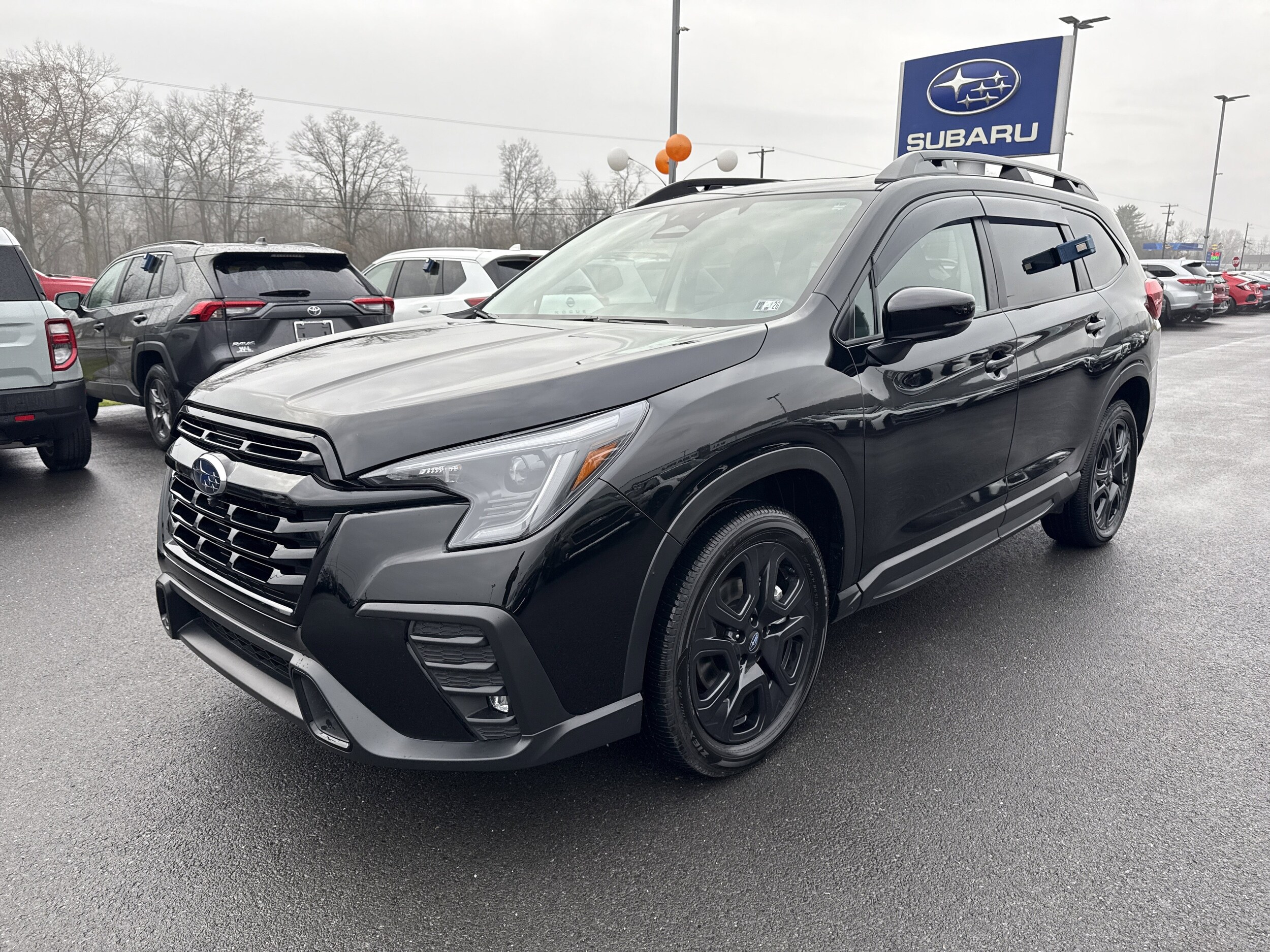 2025 Subaru Ascent Onyx Edition Touring photo 3