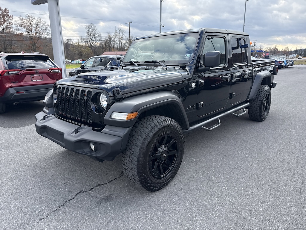 Used 2020 Jeep Gladiator Sport S Truck Crew Cab