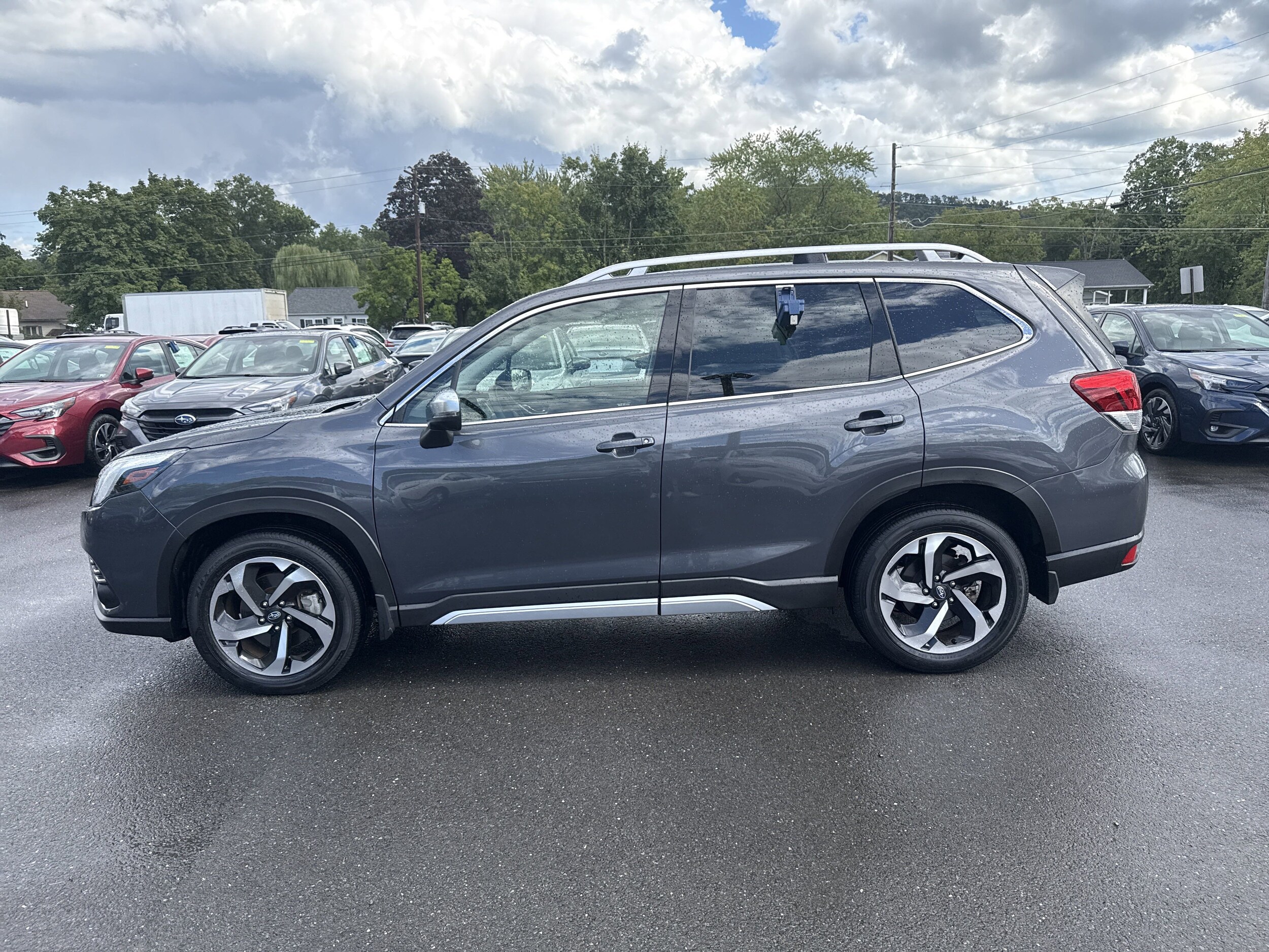 2022 Subaru Forester Touring photo 2