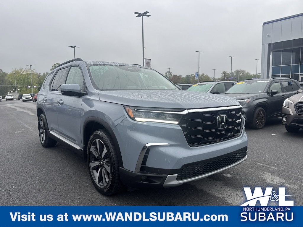 Used 2025 Honda Pilot Touring SUV