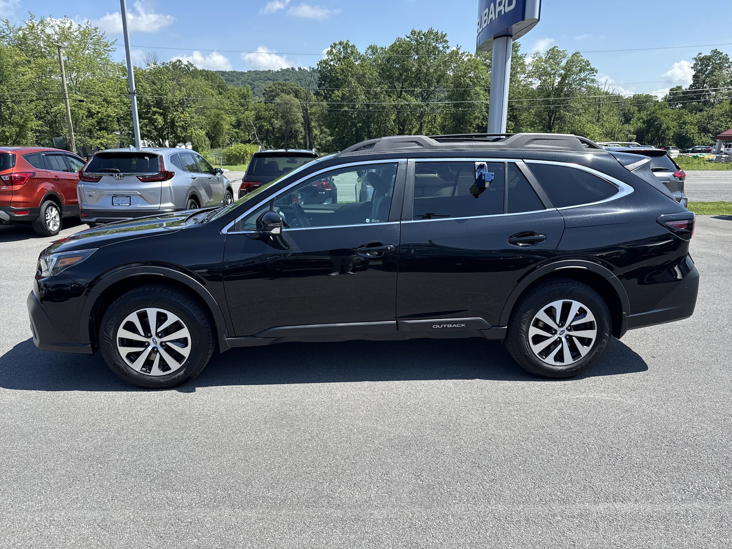 2020 Subaru Outback Premium photo 4