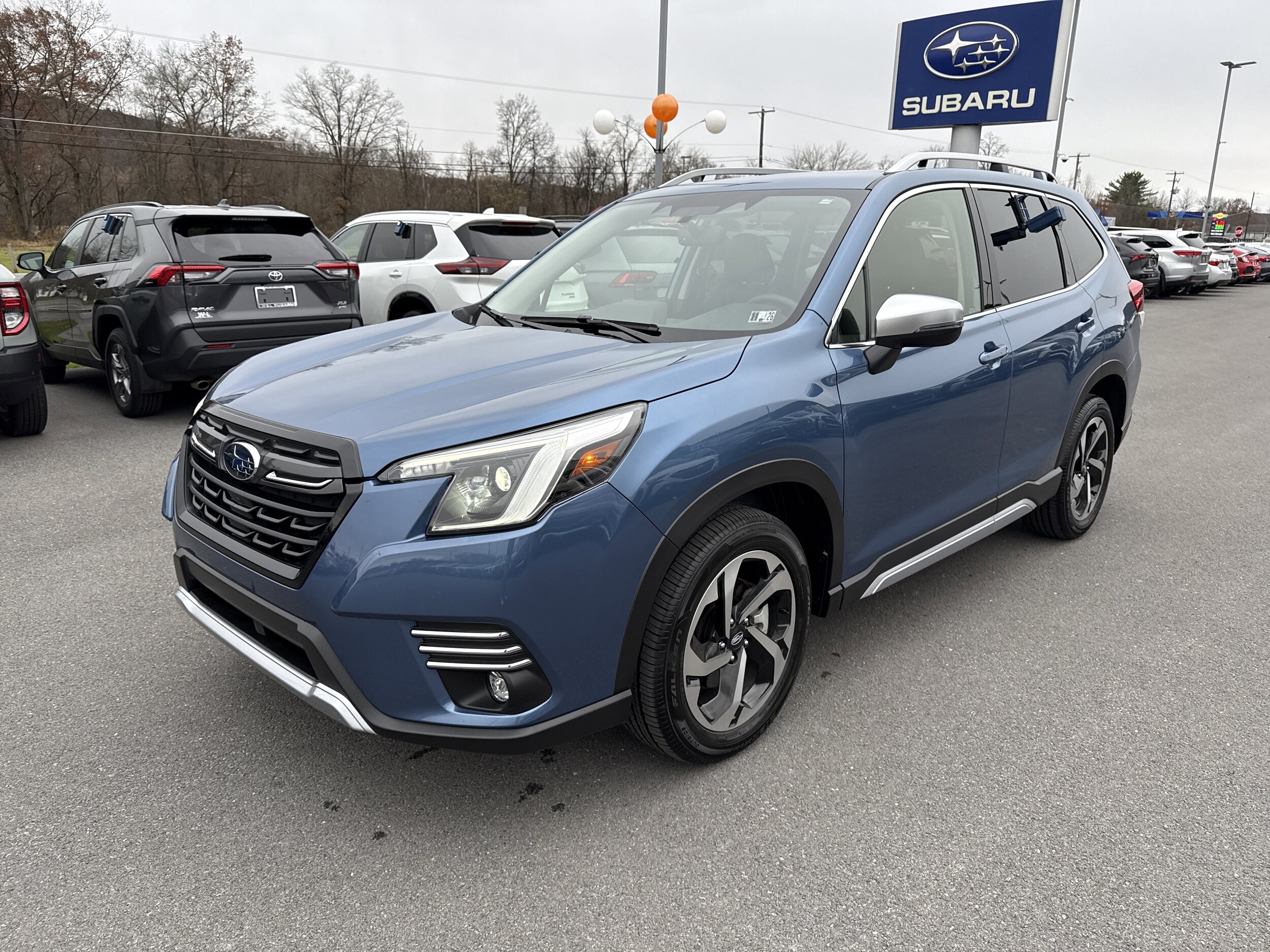 2024 Subaru Forester Touring photo 2