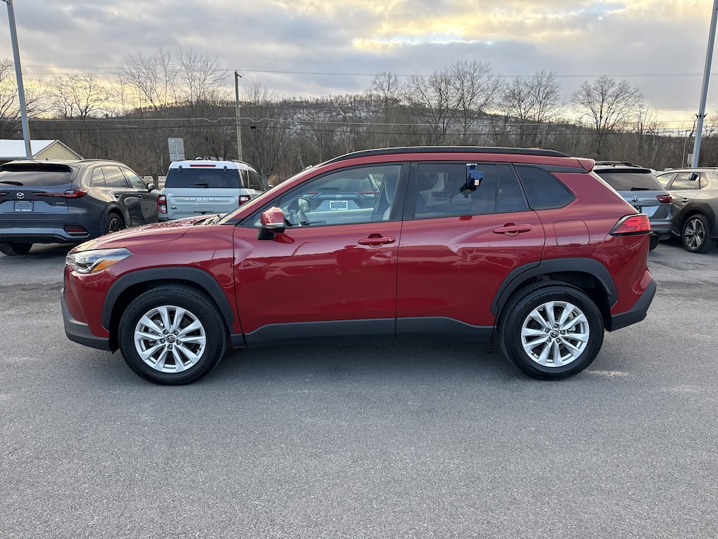 Used 2022 Toyota Corolla Cross LE SUV