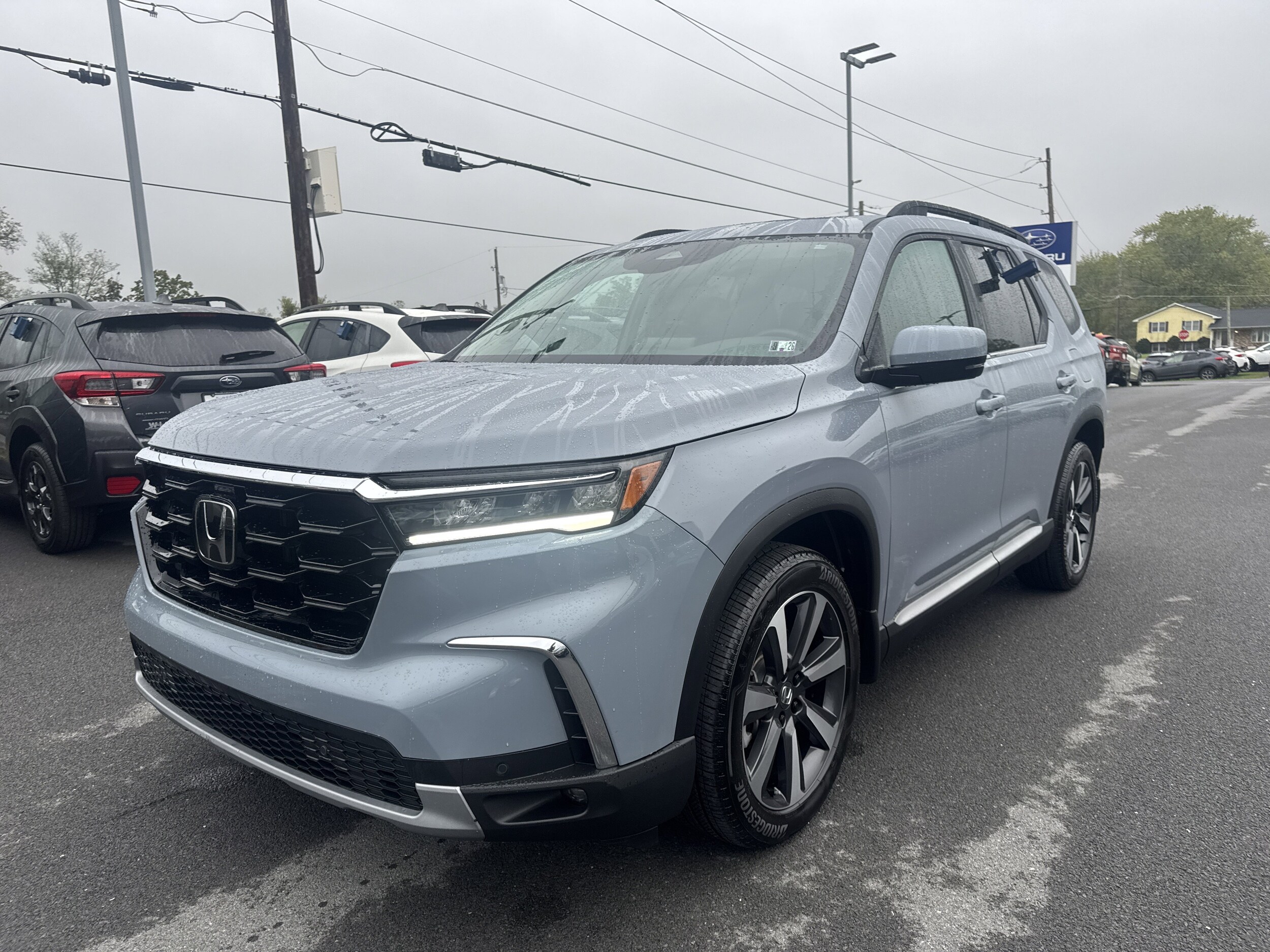2025 Honda Pilot Touring photo 2