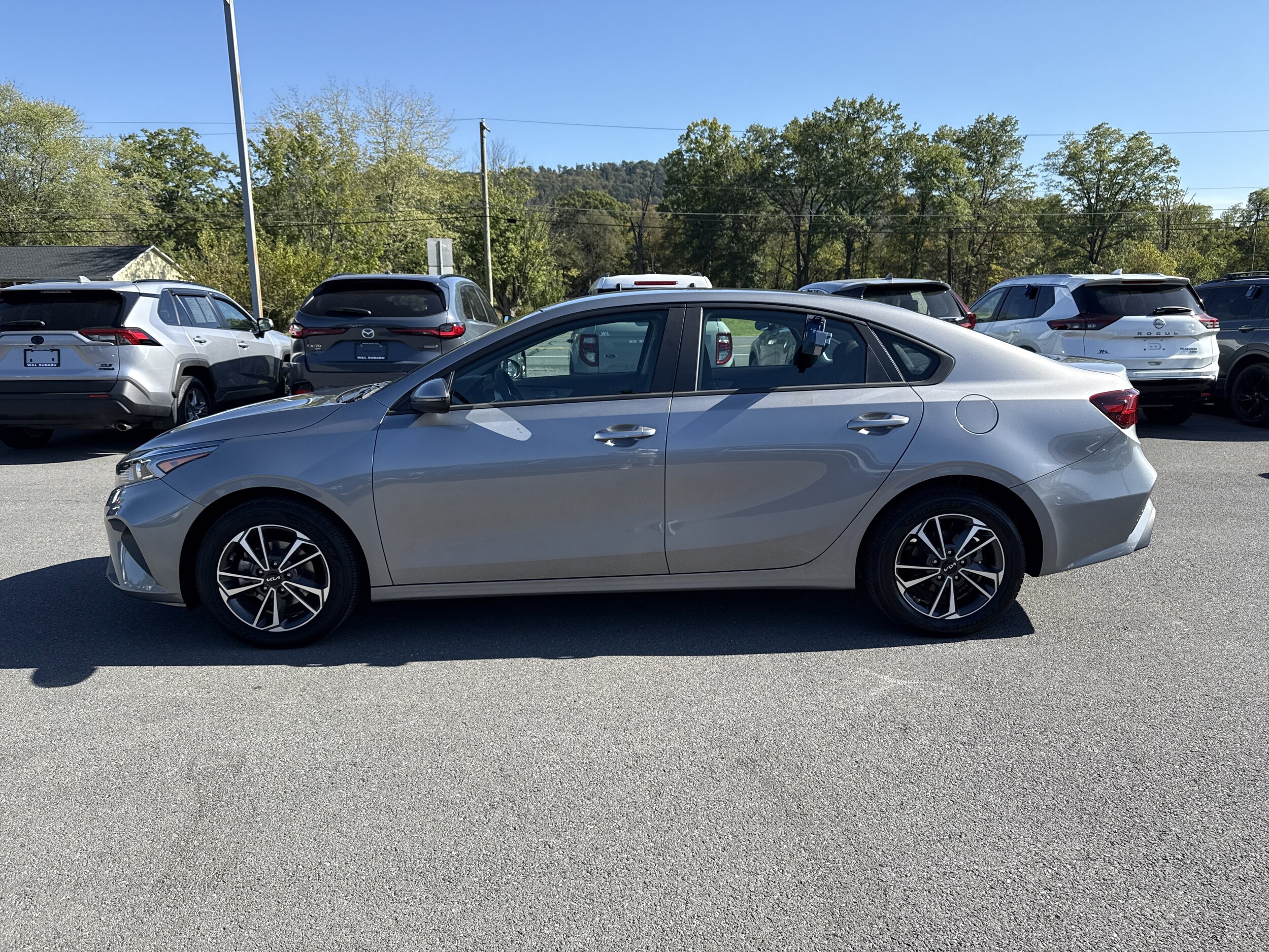 2023 Kia Forte LXS photo 3