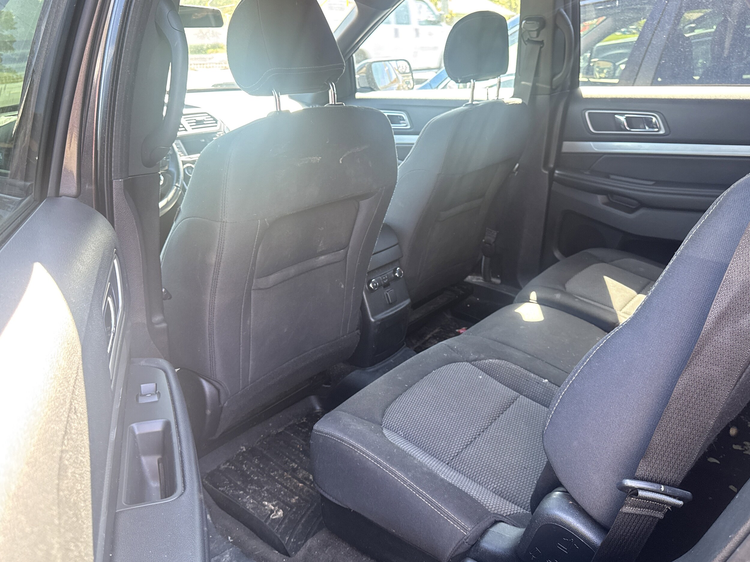 2017 Ford Explorer XLT photo 2