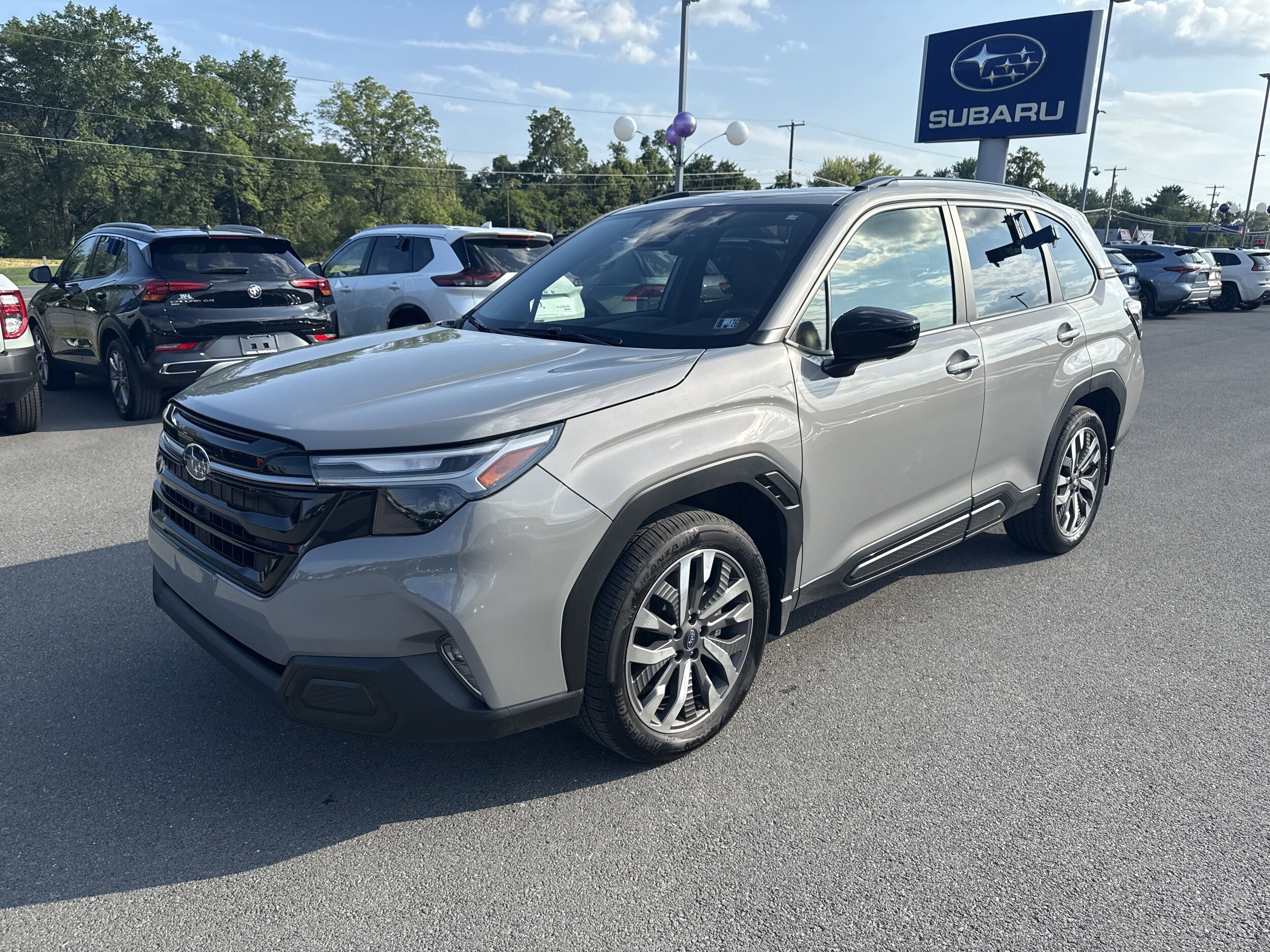 2025 Subaru Forester Touring photo 3