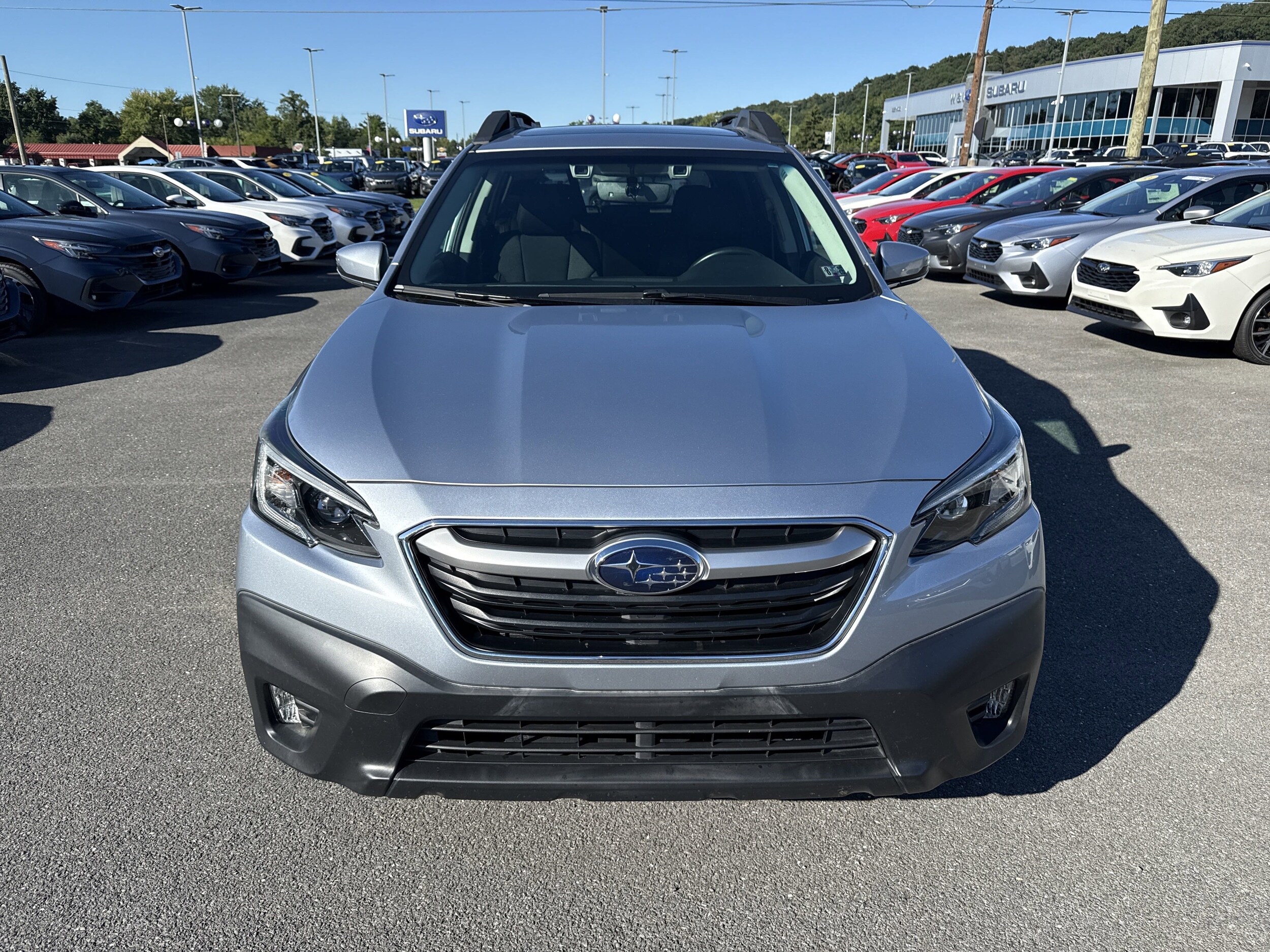 2020 Subaru Outback Premium photo 2