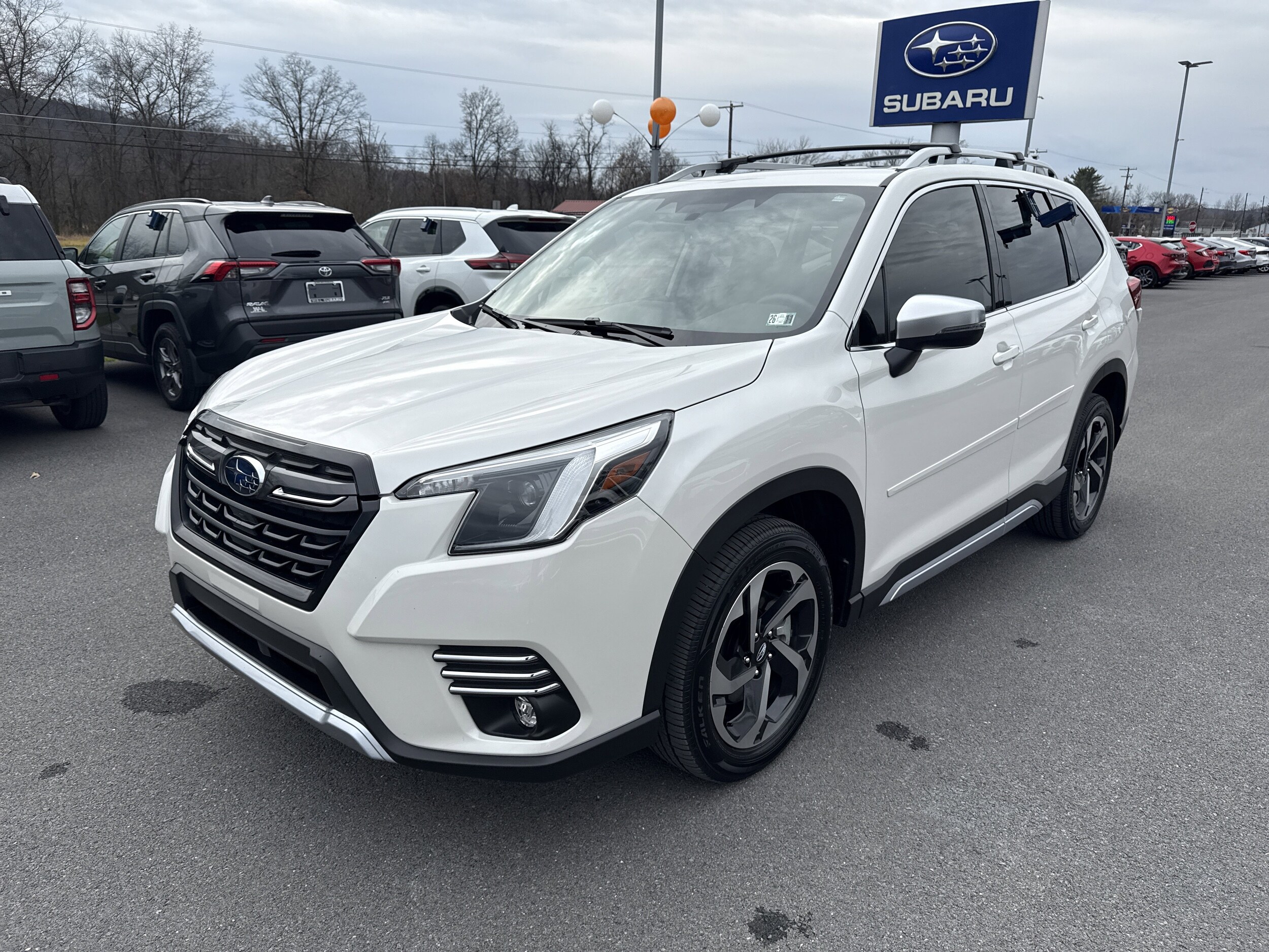2023 Subaru Forester Touring photo 2