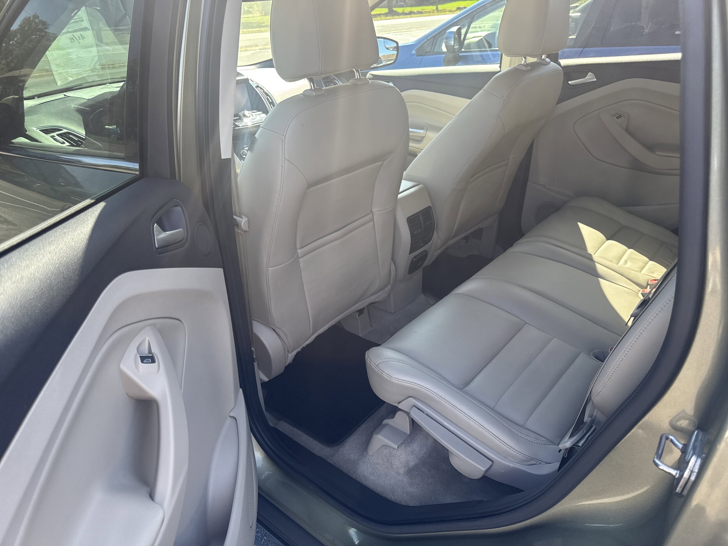 2013 Ford Escape SEL photo 2