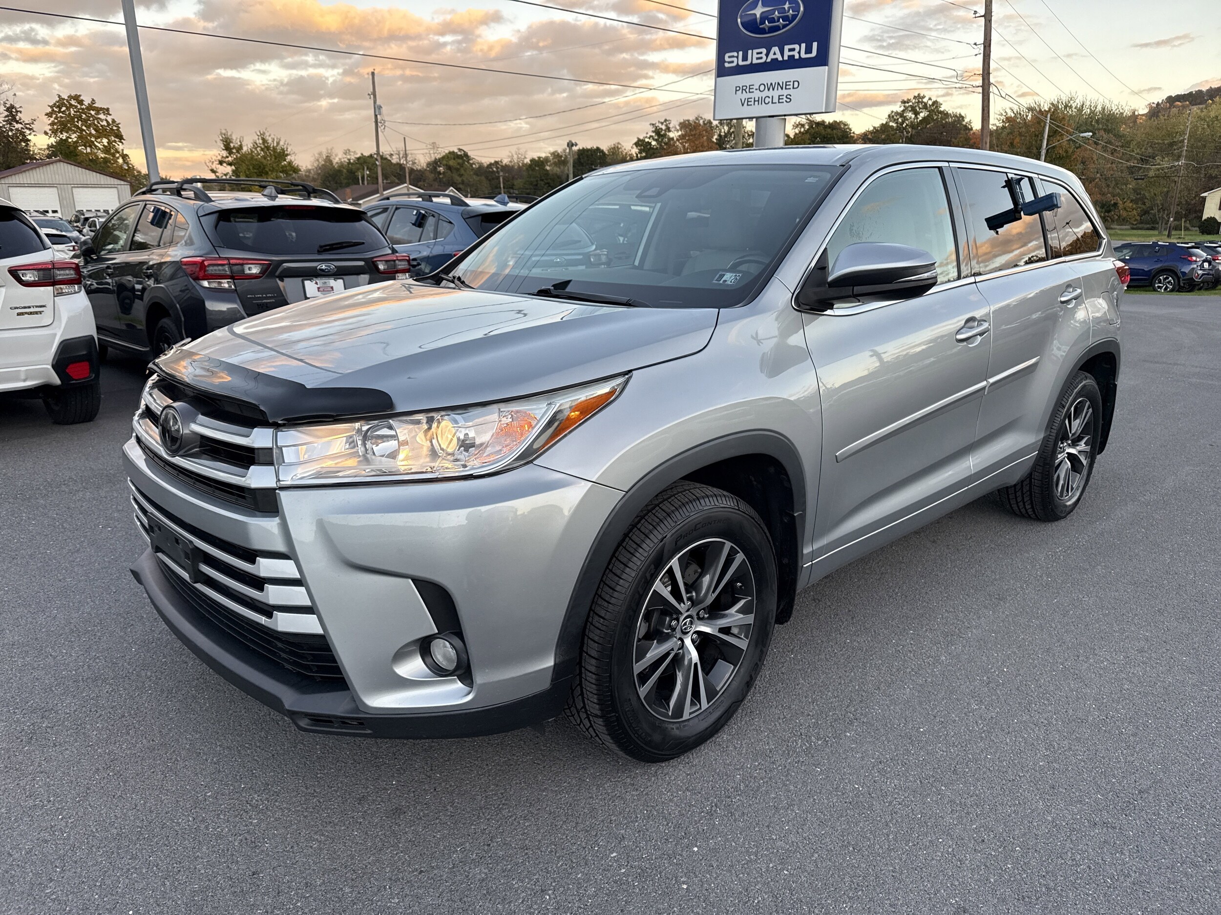 2018 Toyota Highlander LE Plus photo 3