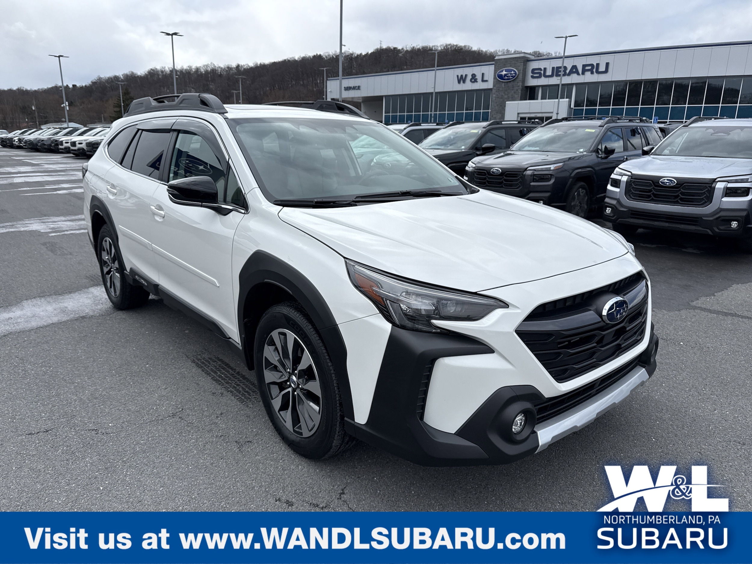 2025 Subaru Outback Limited's photo