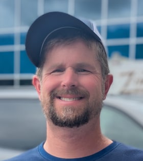 Staff member Thomas Carper from ID_f75549