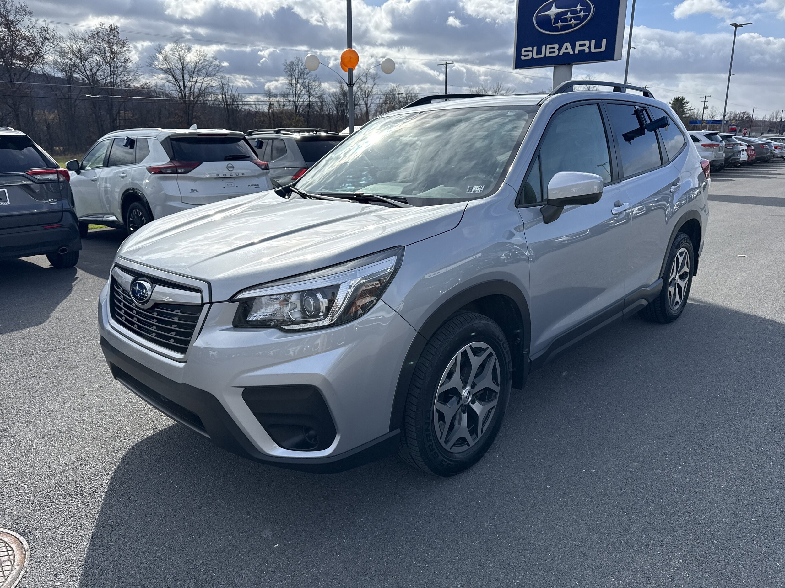 2020 Subaru Forester Premium photo 2