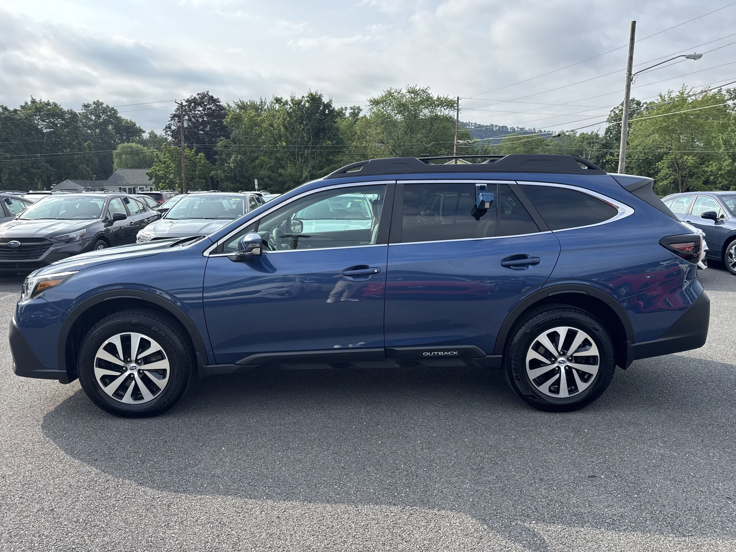 2022 Subaru Outback Premium photo 4