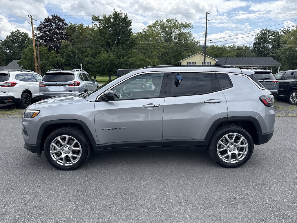Used 2023 Jeep Compass Latitude Lux SUV