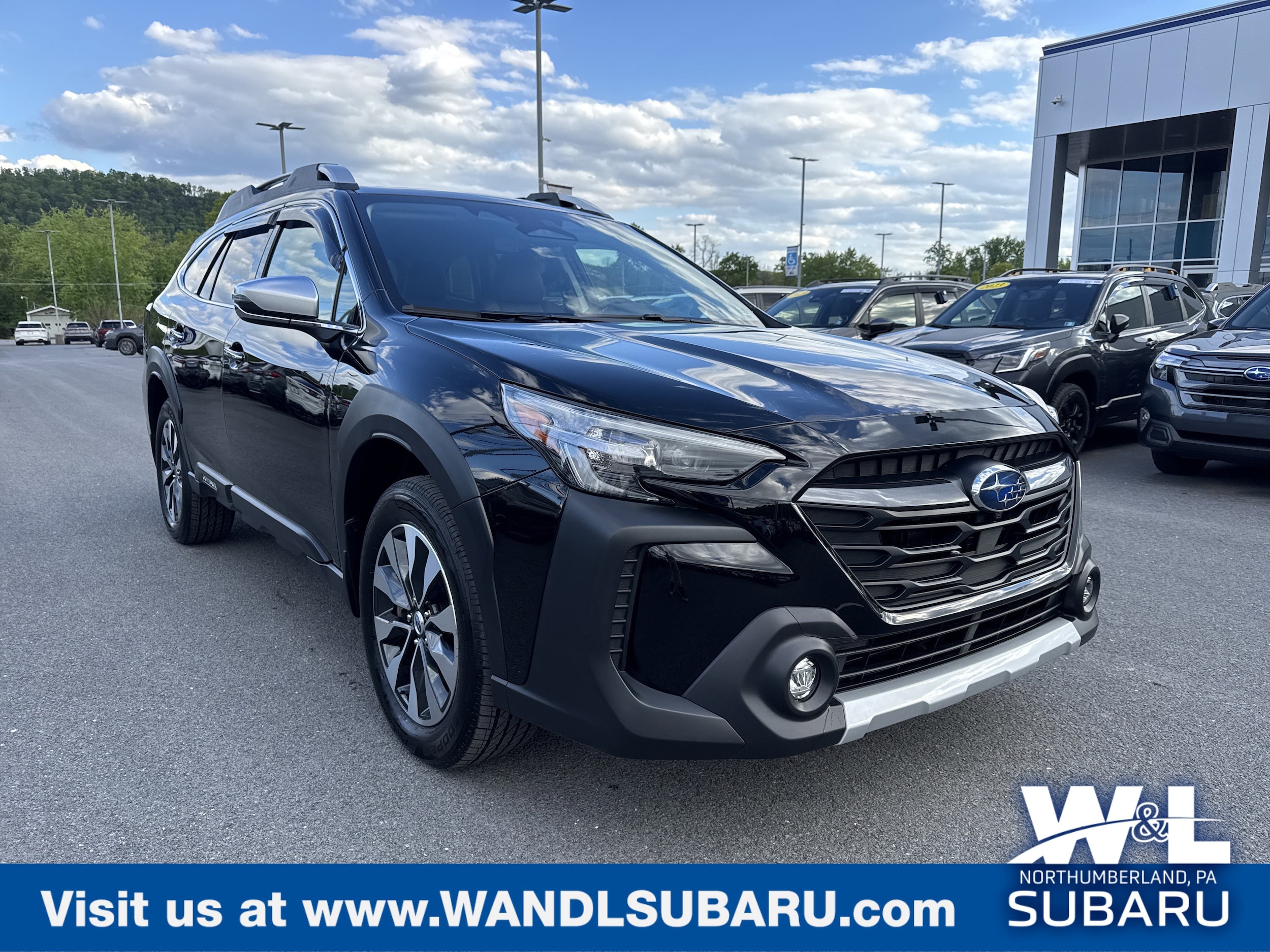 2024 Subaru Outback Touring's photo