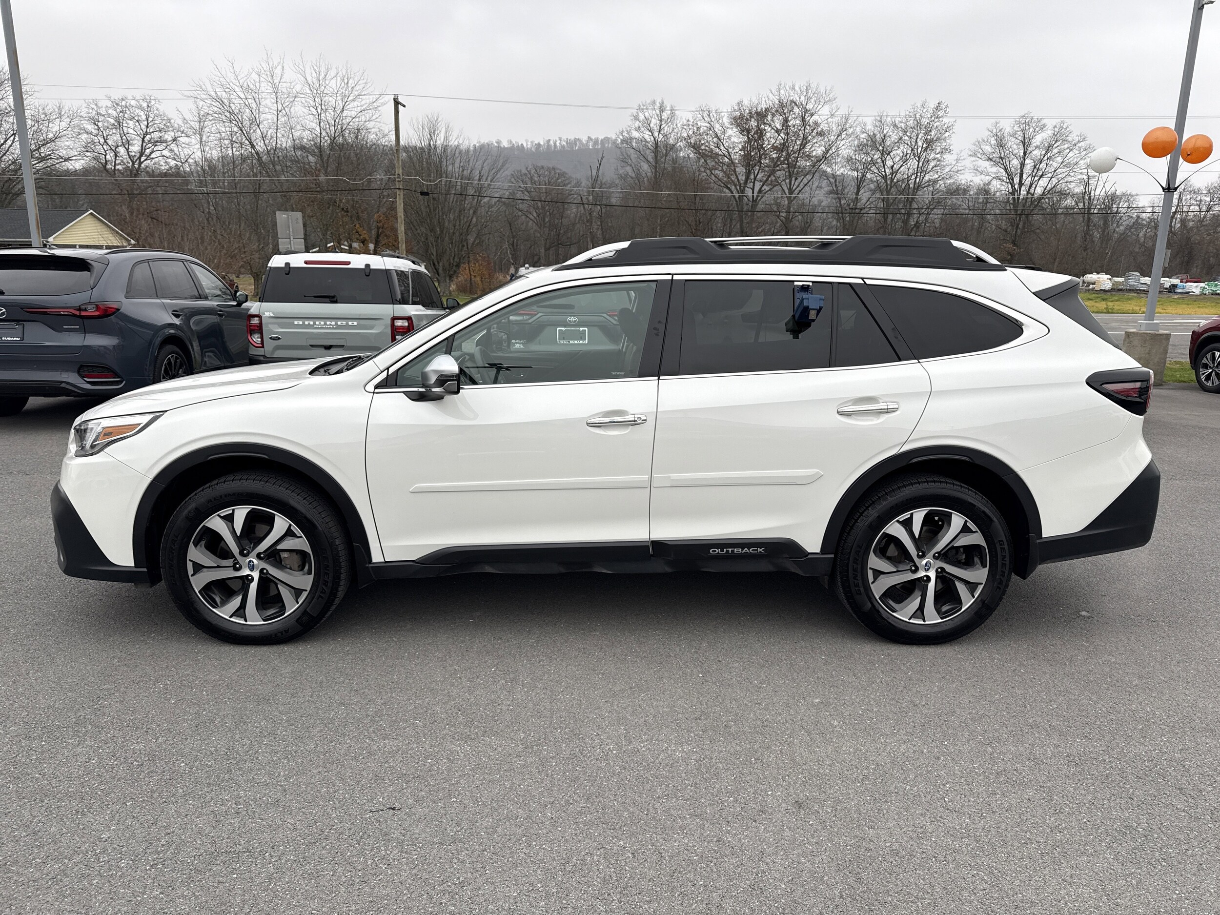 2021 Subaru Outback Touring XT photo 3