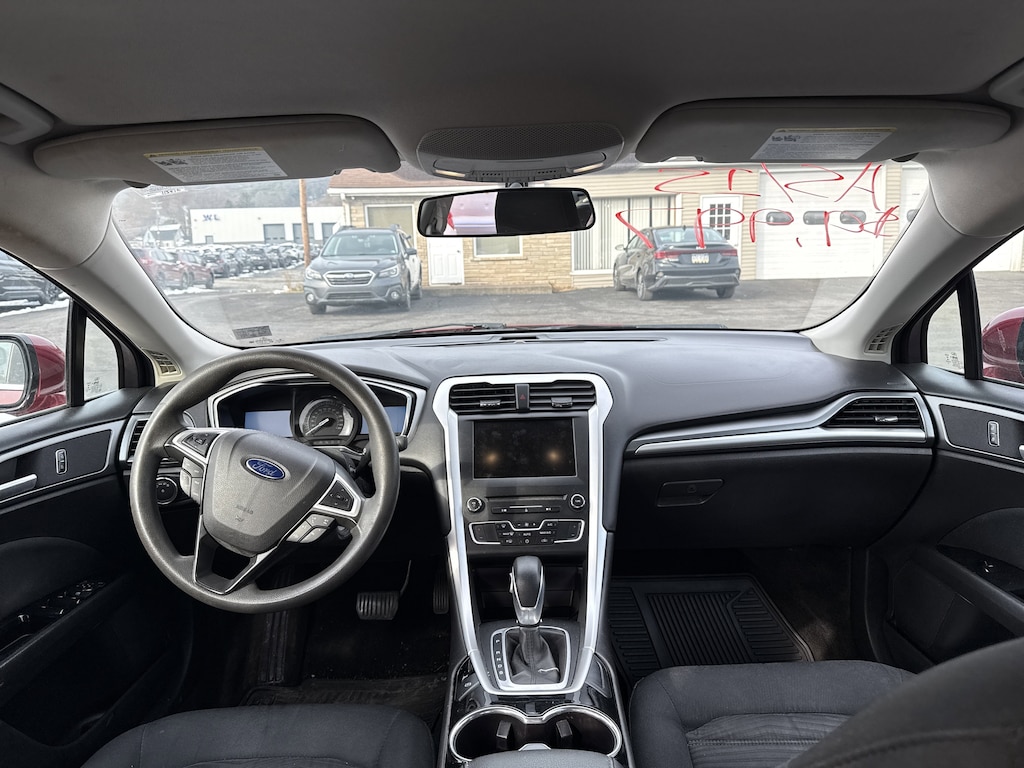 Used 2016 Ford Fusion SE Sedan