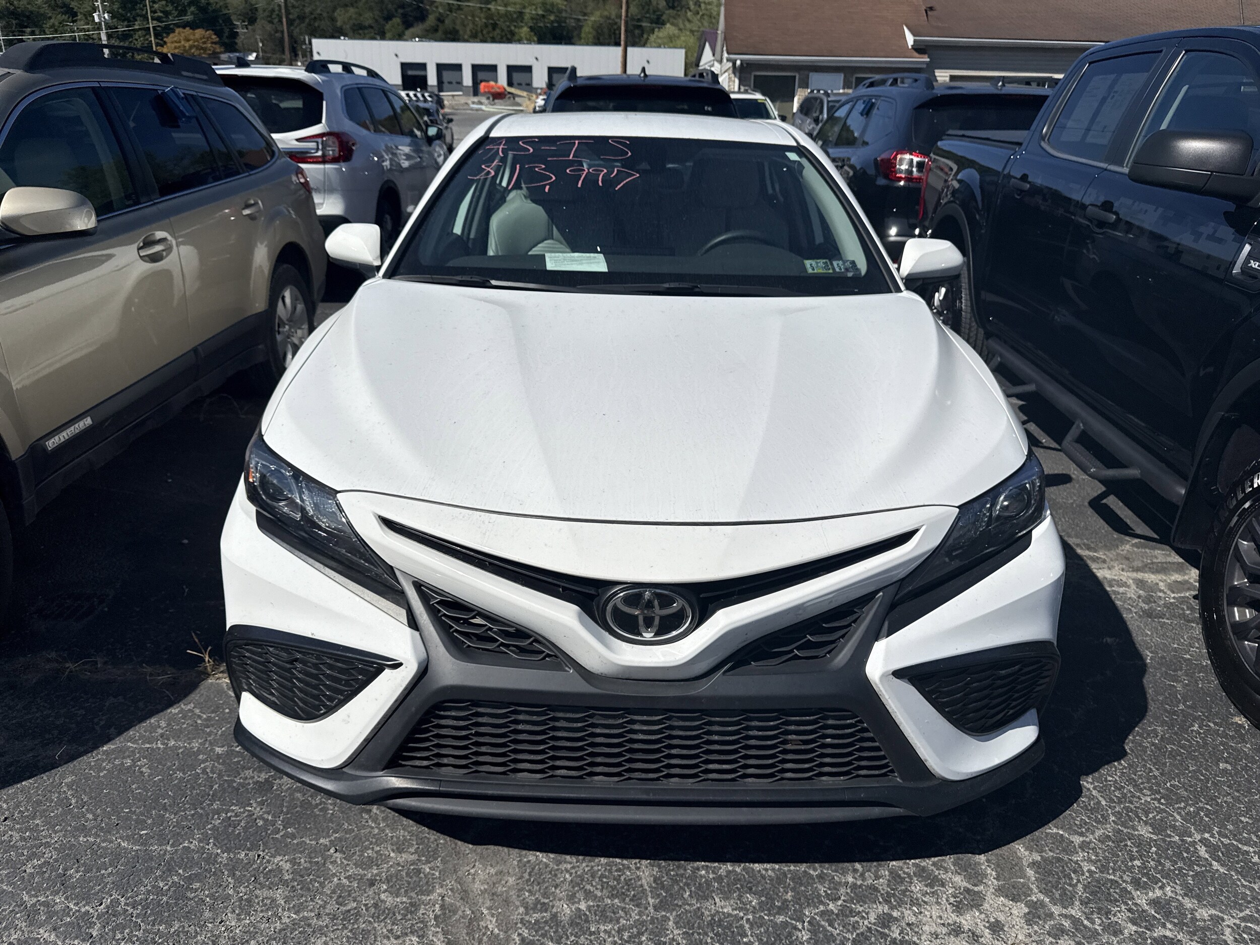 2021 Toyota Camry SE photo 2