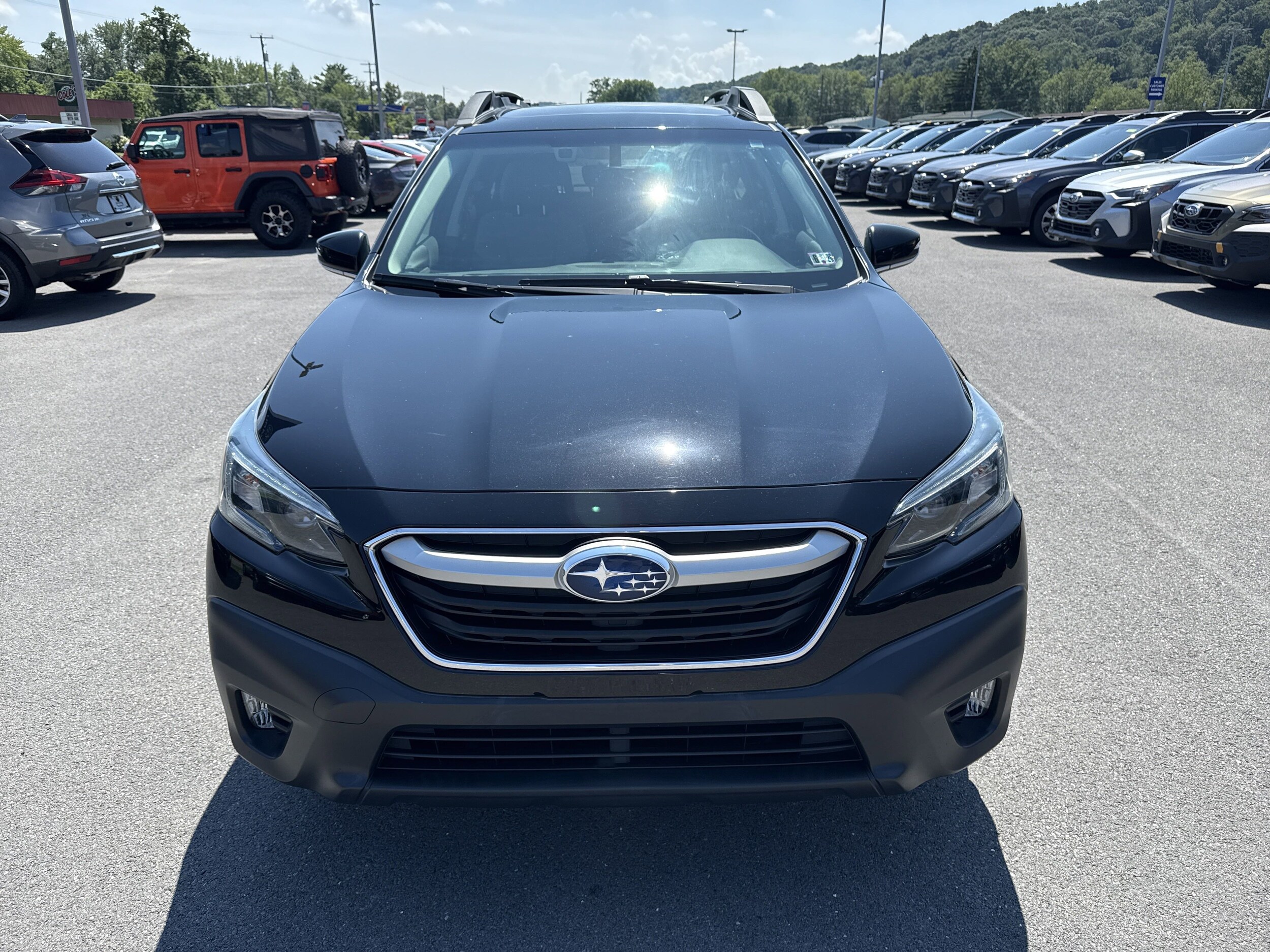 2020 Subaru Outback Premium photo 2
