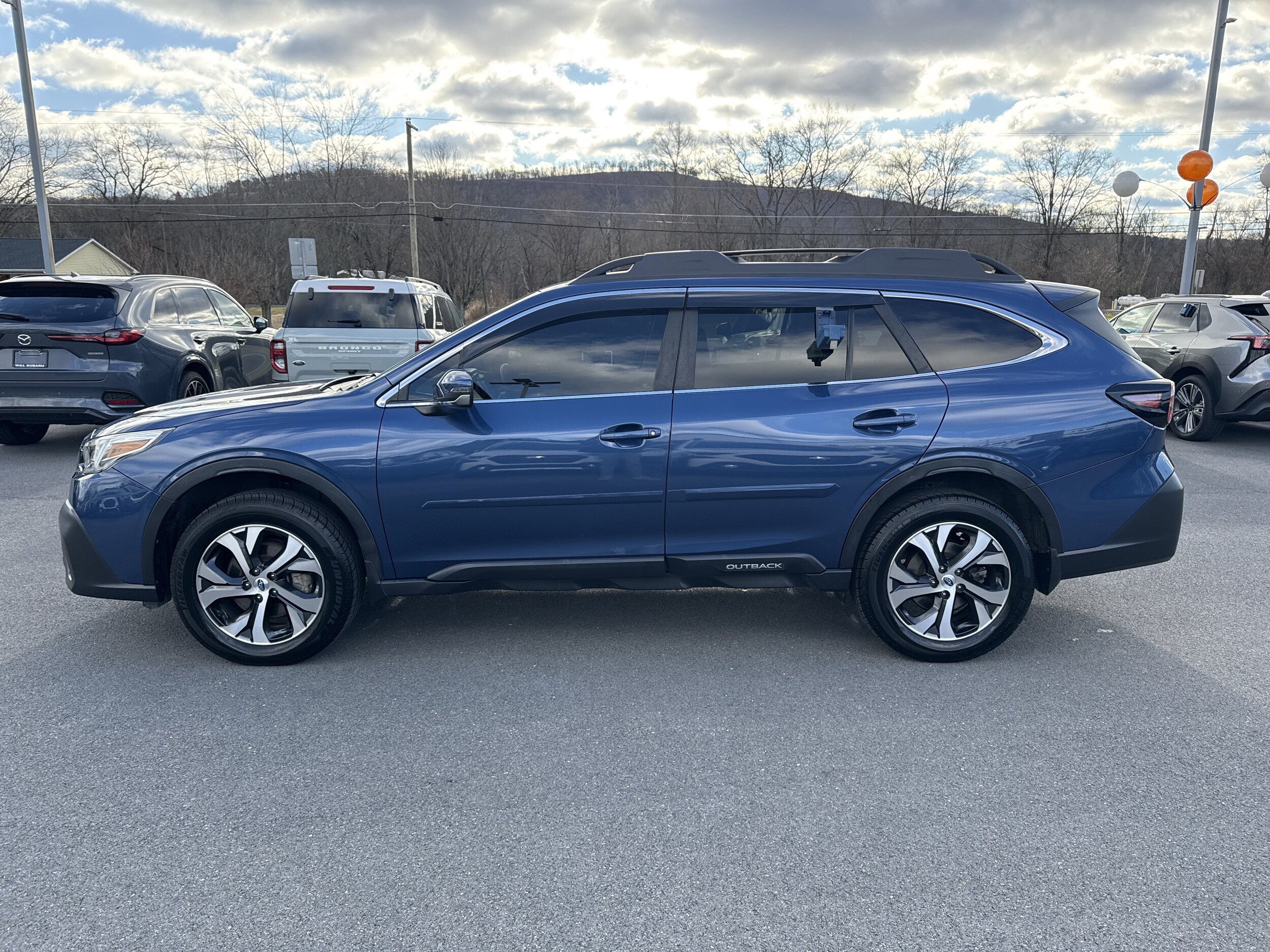 2020 Subaru Outback Limited photo 4