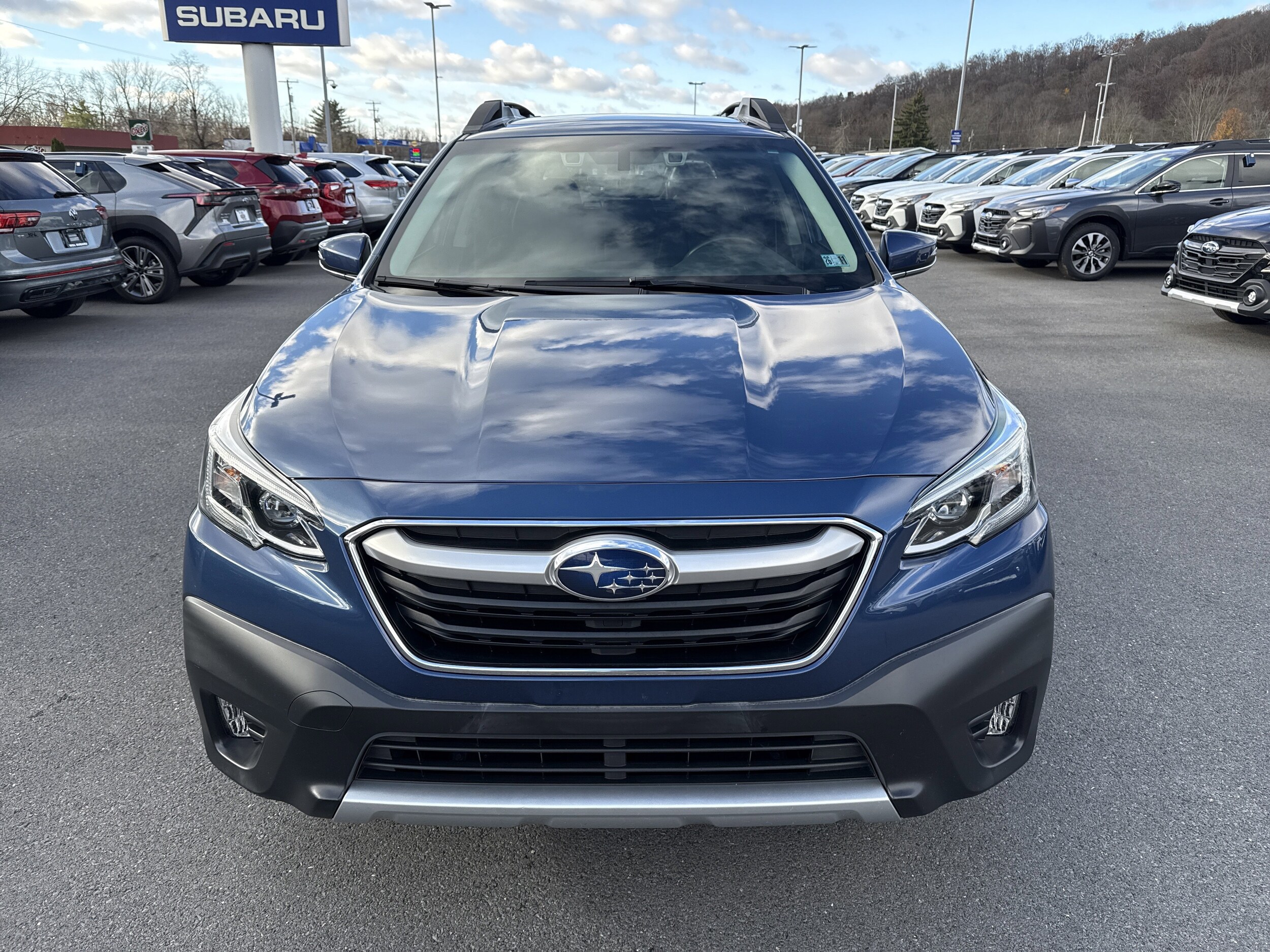 2020 Subaru Outback Limited photo 2