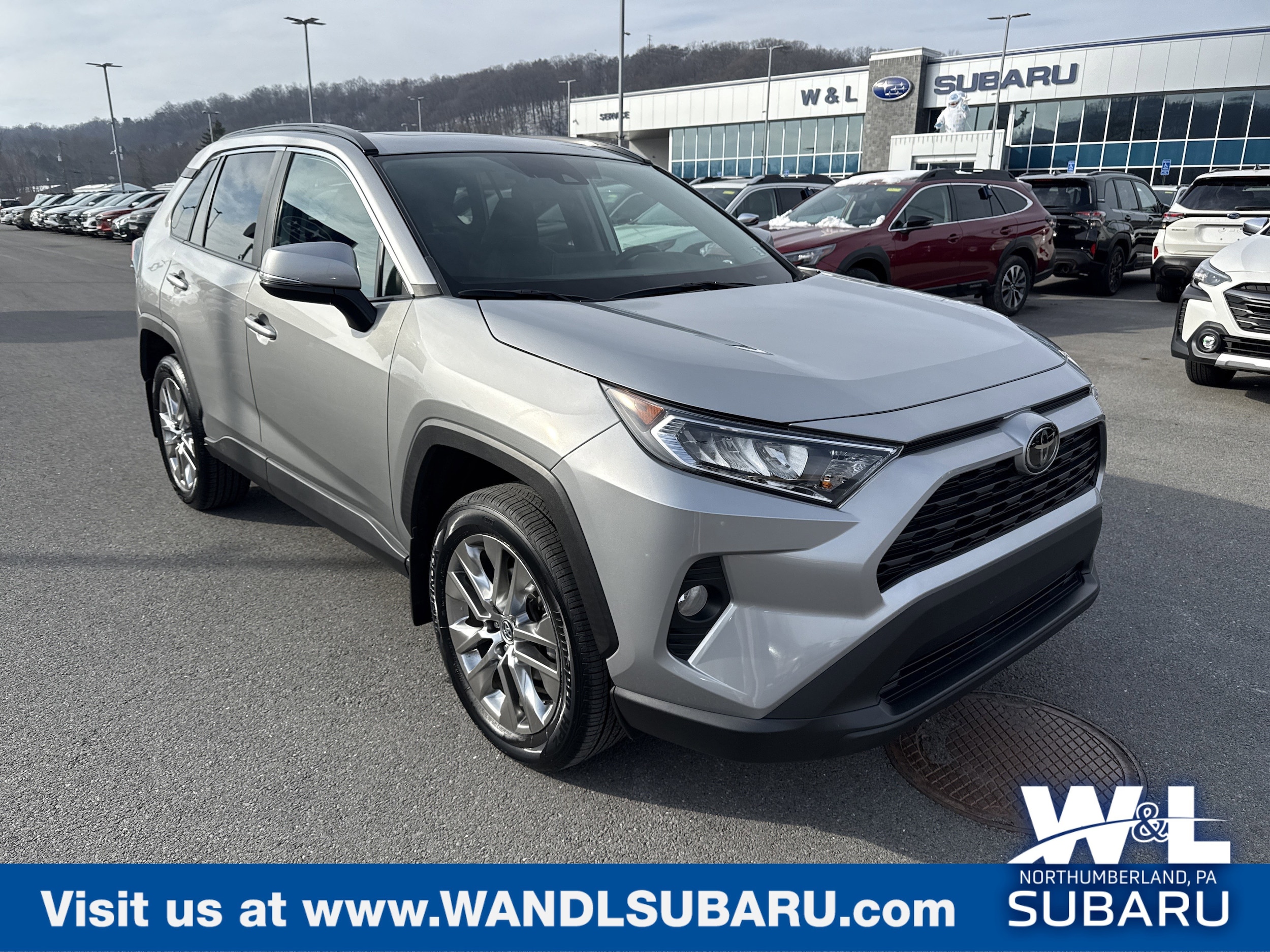 2020 Toyota RAV4 XLE Premium's photo